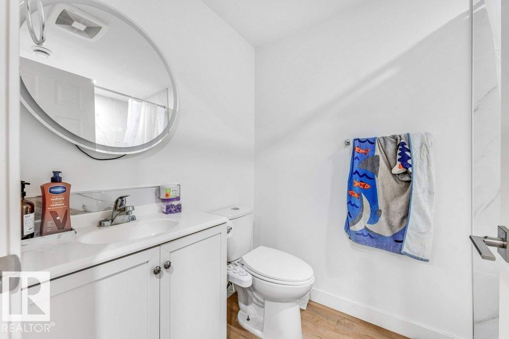 1459 Cherniak Way, Edmonton, AB - Indoor Photo Showing Bathroom