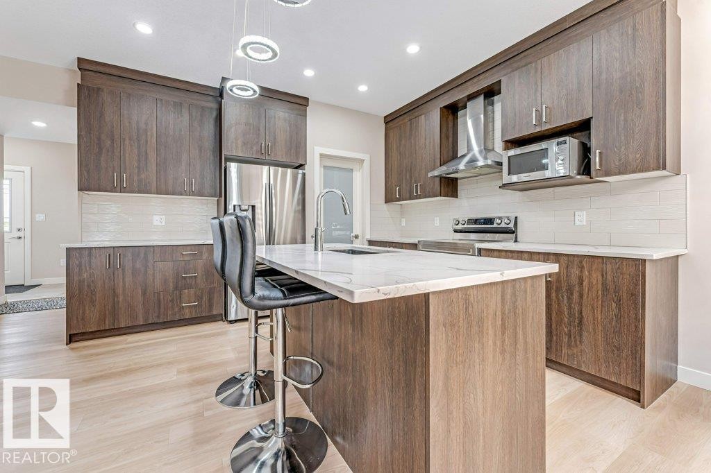 1459 Cherniak Way, Edmonton, AB - Indoor Photo Showing Kitchen With Stainless Steel Kitchen With Upgraded Kitchen