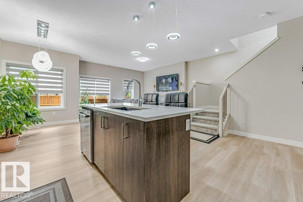 1459 Cherniak Way, Edmonton, AB - Indoor Photo Showing Kitchen