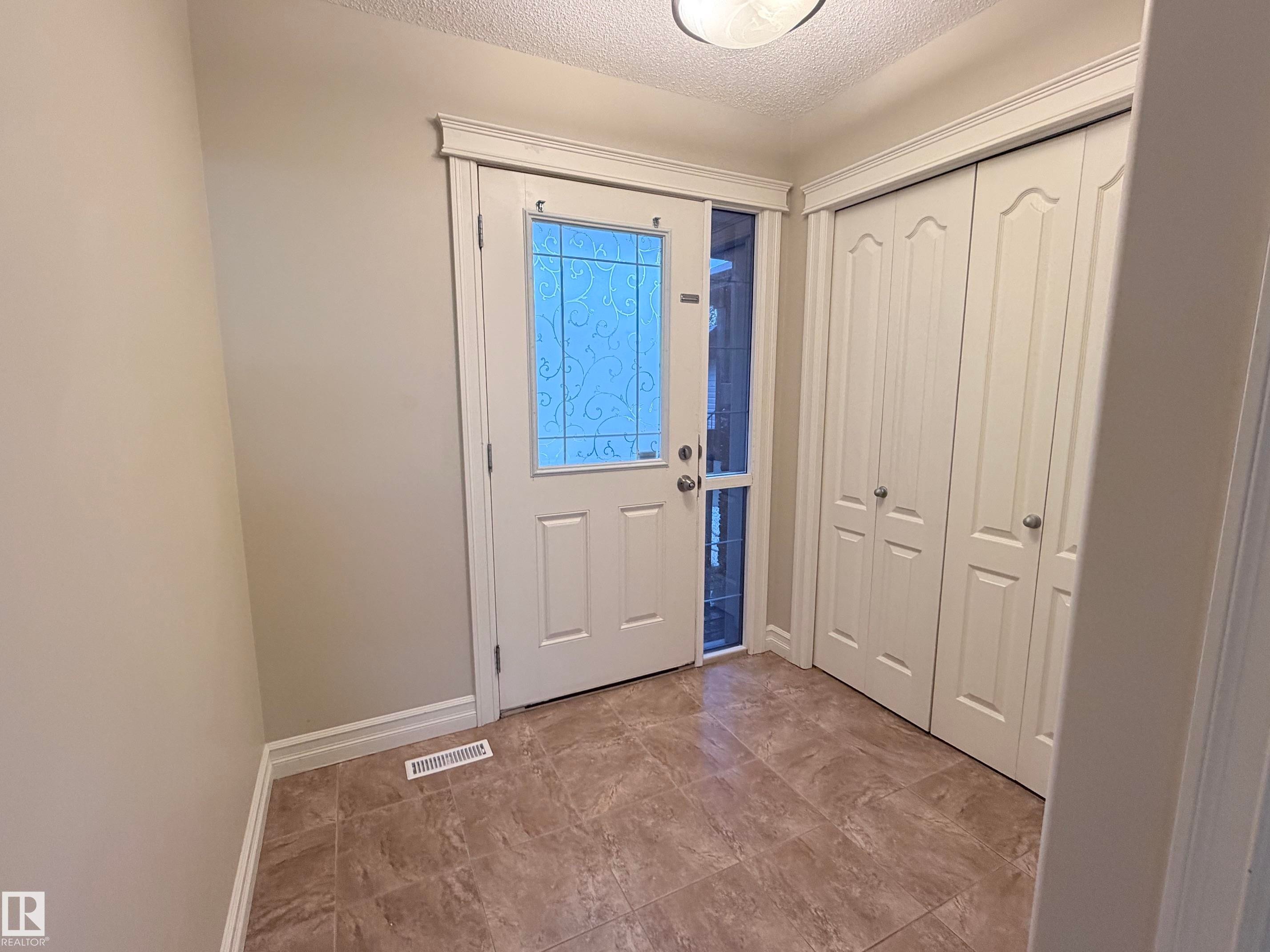 3027 26 Avenue Nw, Edmonton, AB
