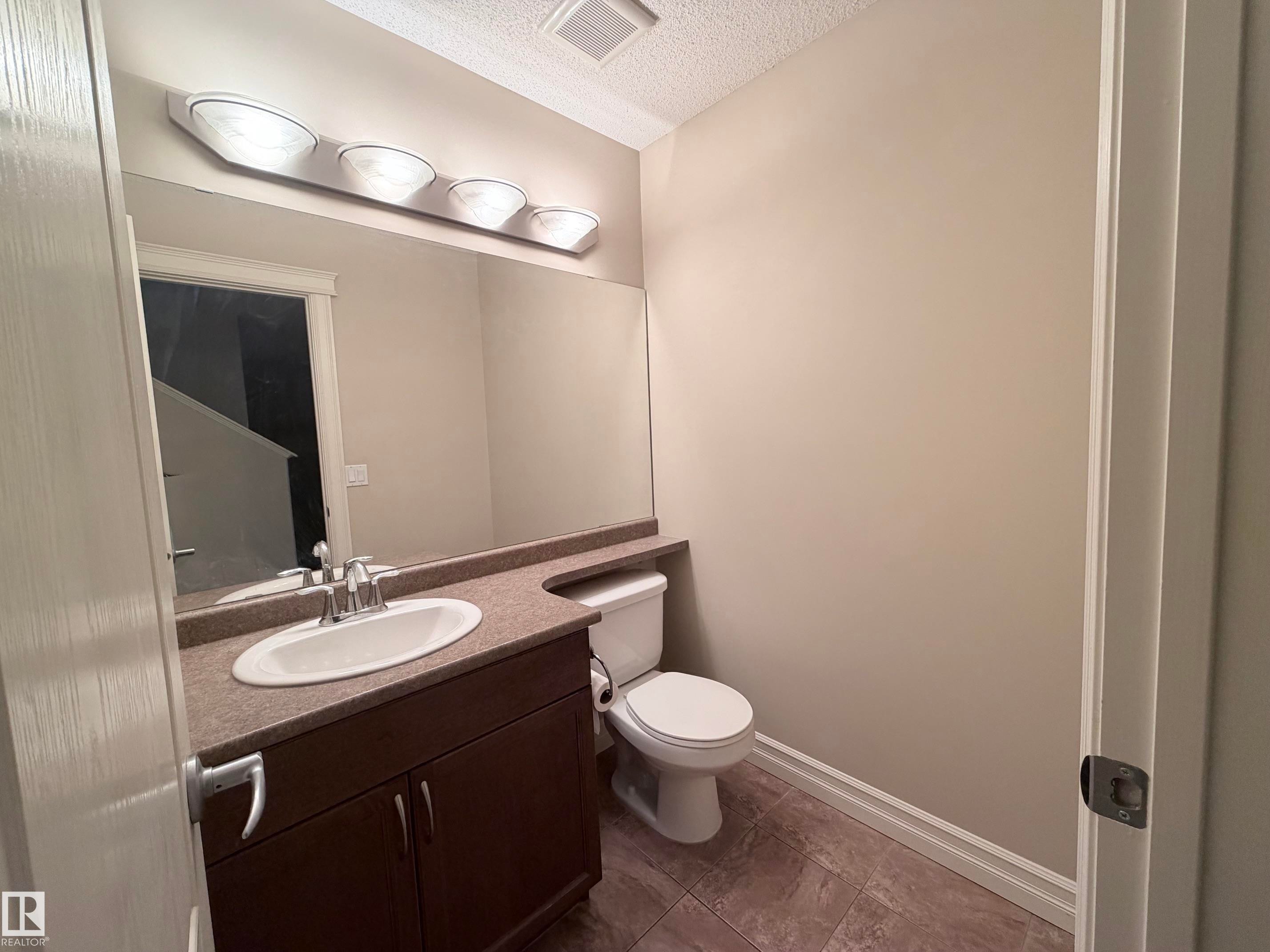 3027 26 Avenue Nw, Edmonton, AB