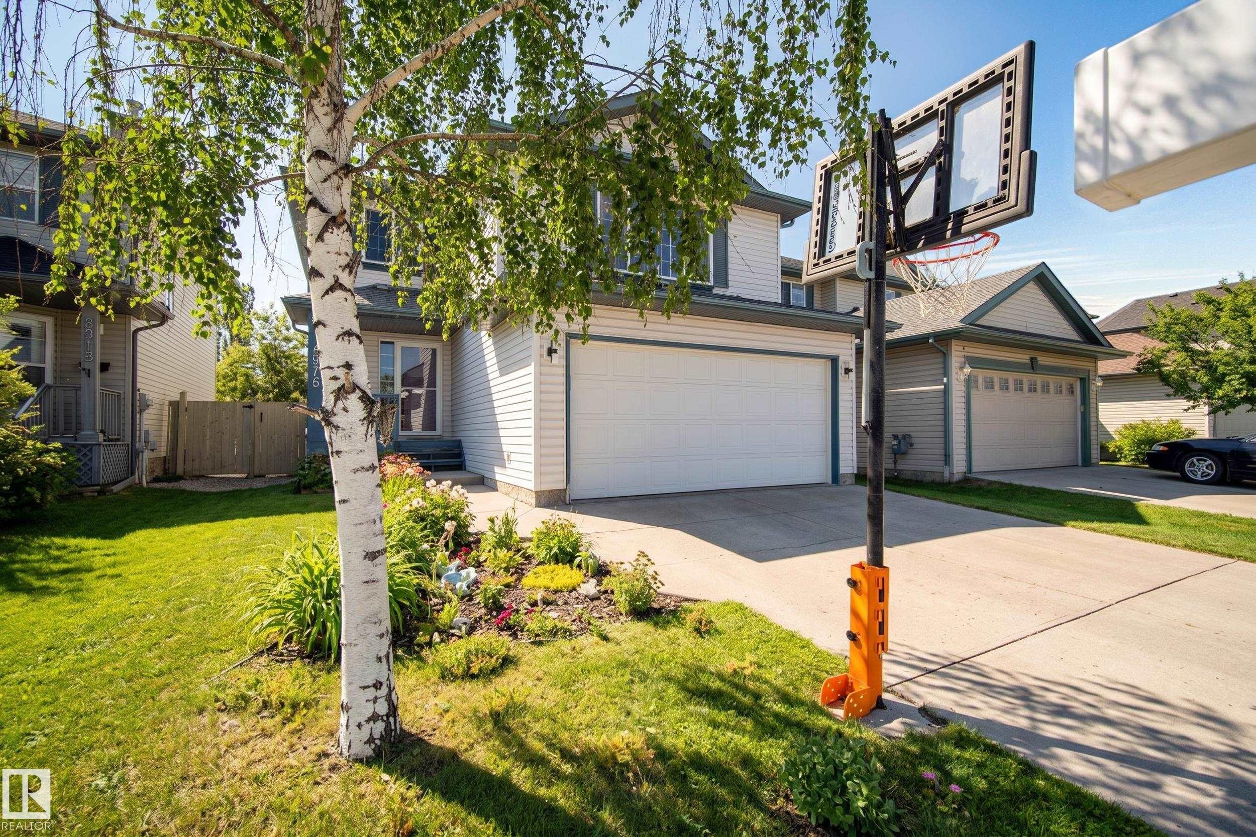 8915 7 Avenue, Edmonton, AB
