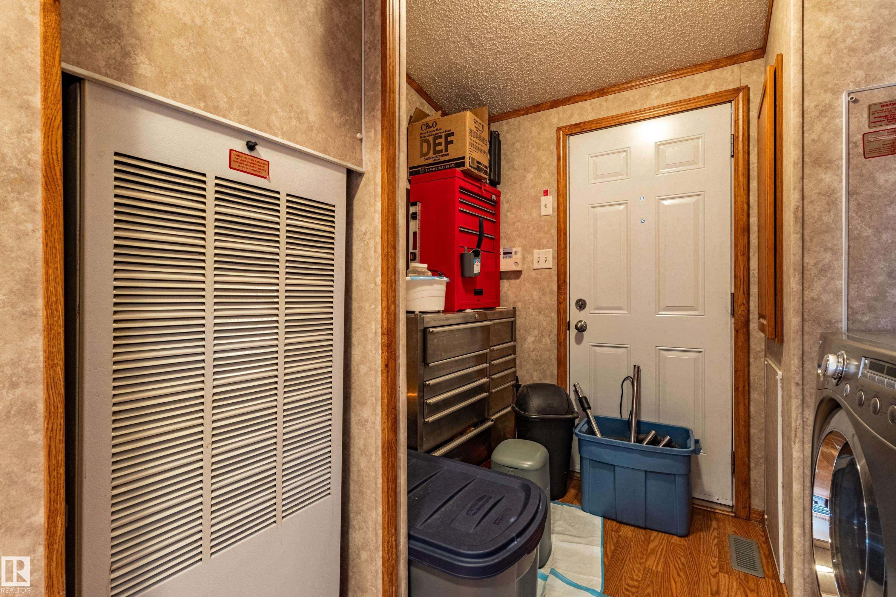 Image quality insufficient for description - 1529 Range Road 272 Rural Parkland County, Alberta, Rural Parkland County, AB - Indoor Photo Showing Other Room