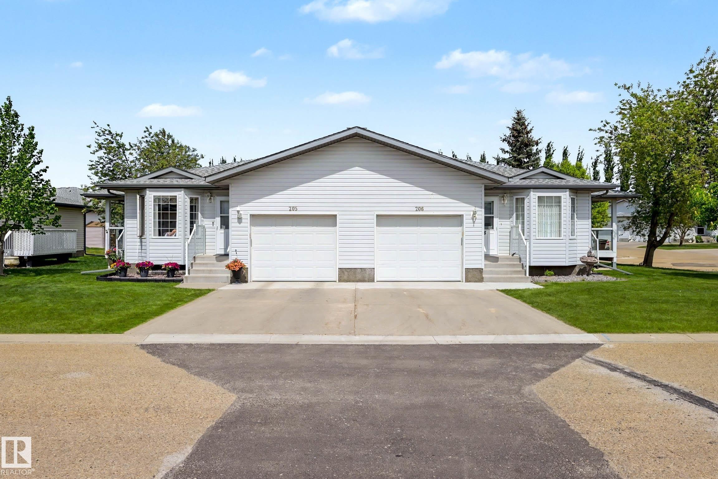 #206 7000 Northview Dr, Wetaskiwin, AB - Outdoor With Facade