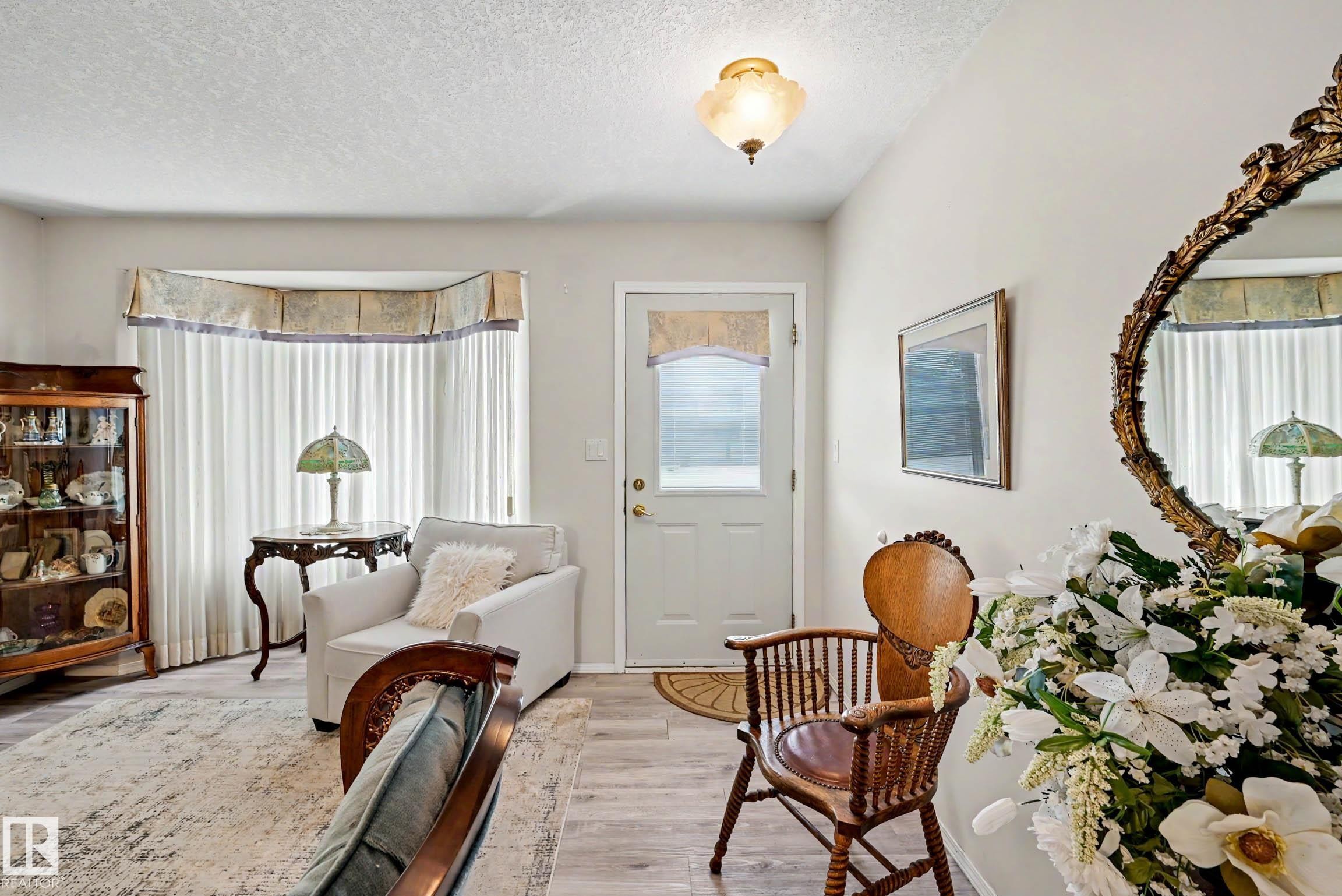 #206 7000 Northview Dr, Wetaskiwin, AB - Indoor Photo Showing Dining Room