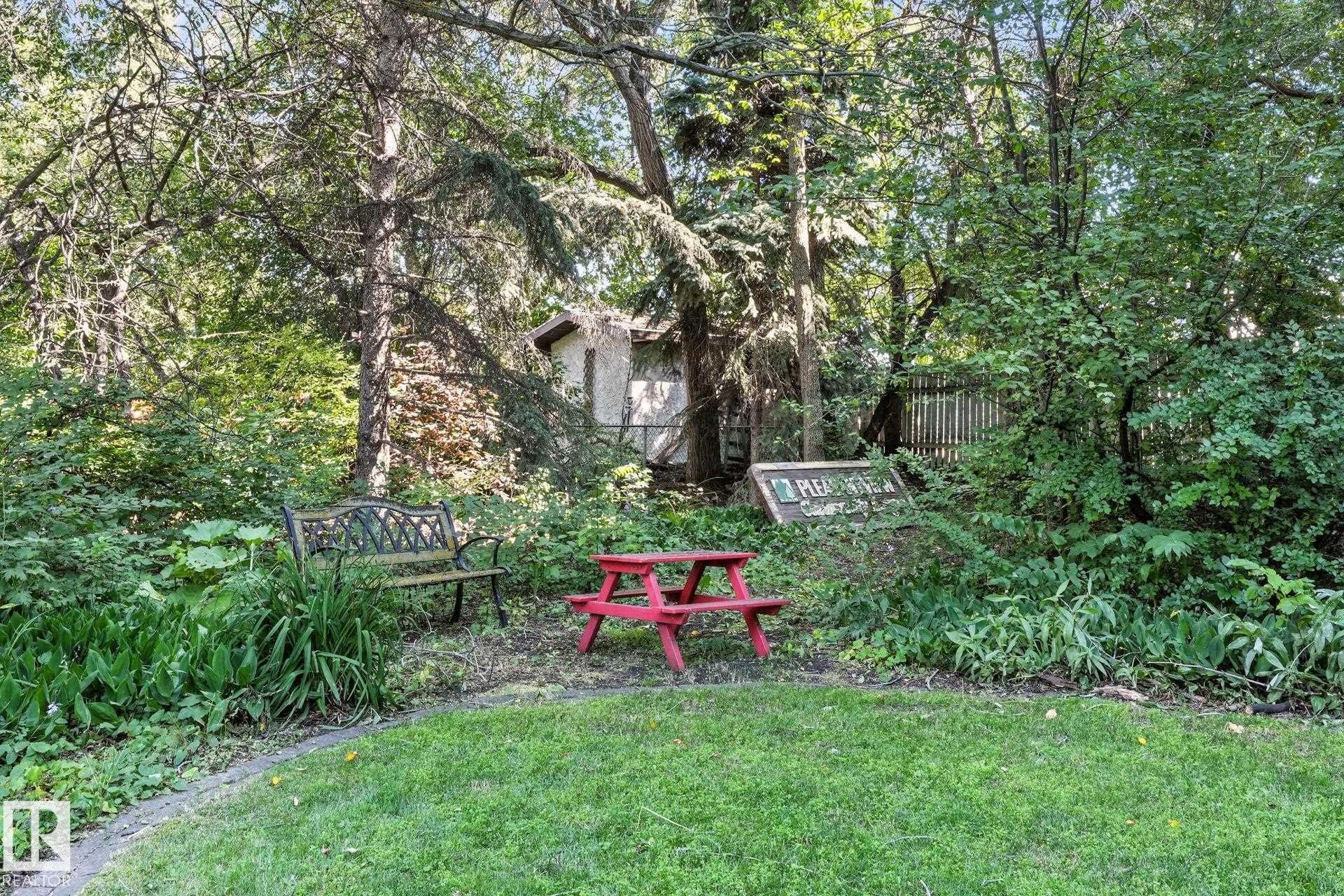 5406 110 Street, Edmonton, AB - Outdoor