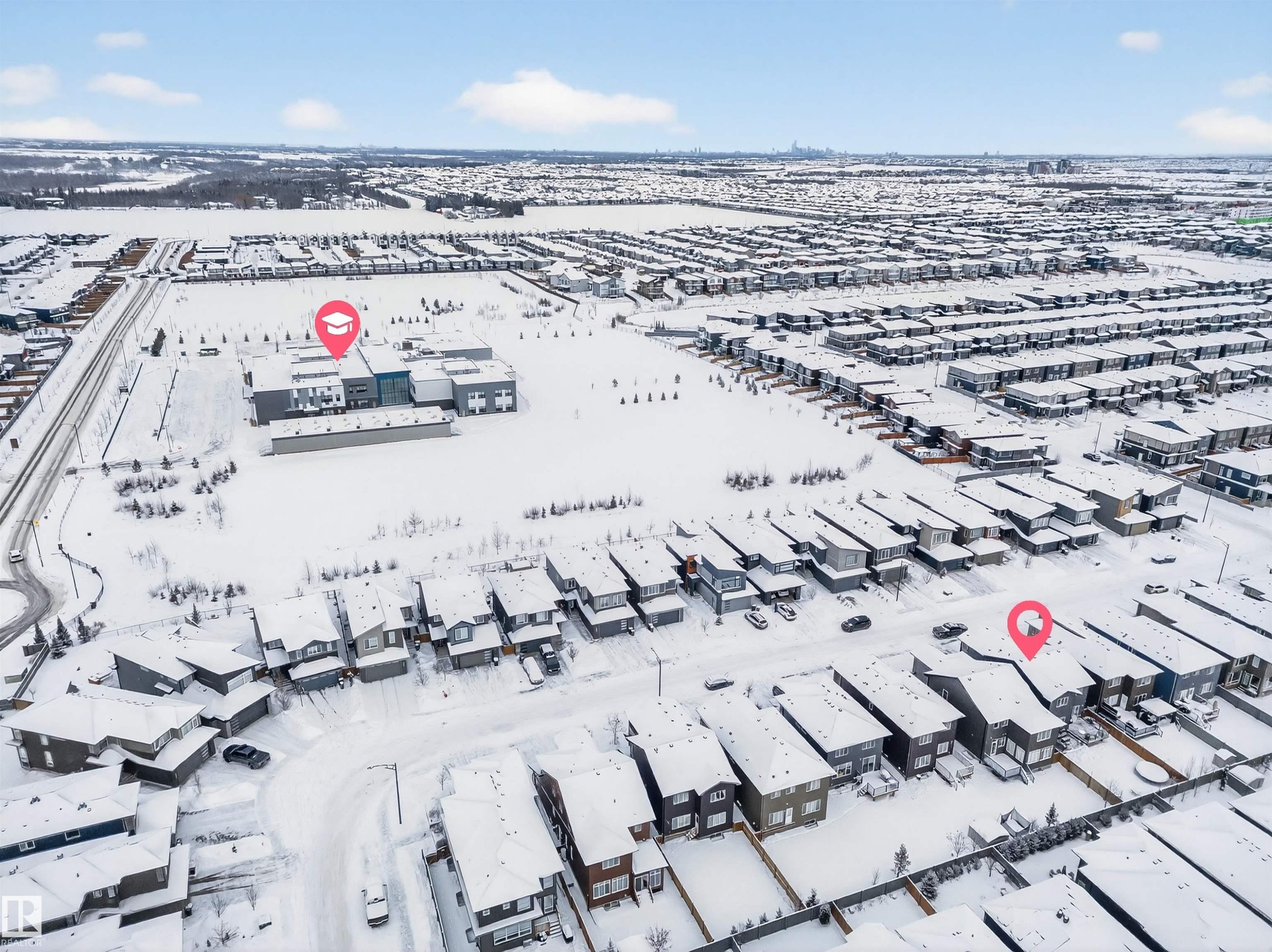 Aerial view showcasing a residential neighborhood with a contemporary school building - 6085 King Landing, Edmonton, AB - Outdoor With View