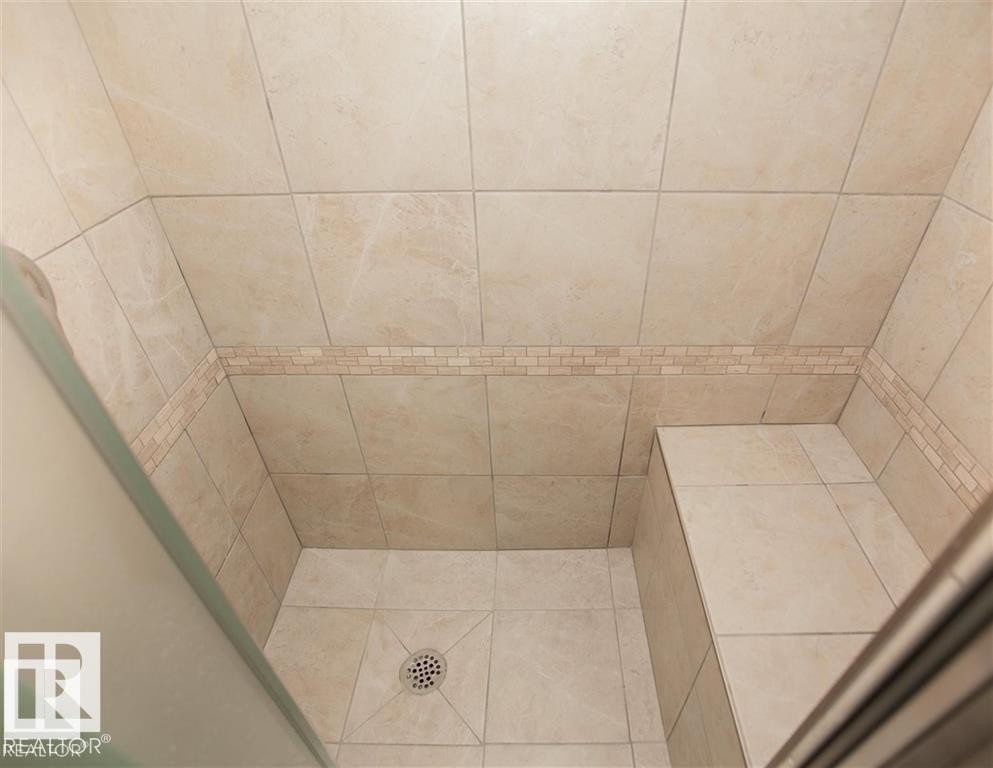 17208 106 Street Nw, Edmonton, AB - Indoor Photo Showing Bathroom