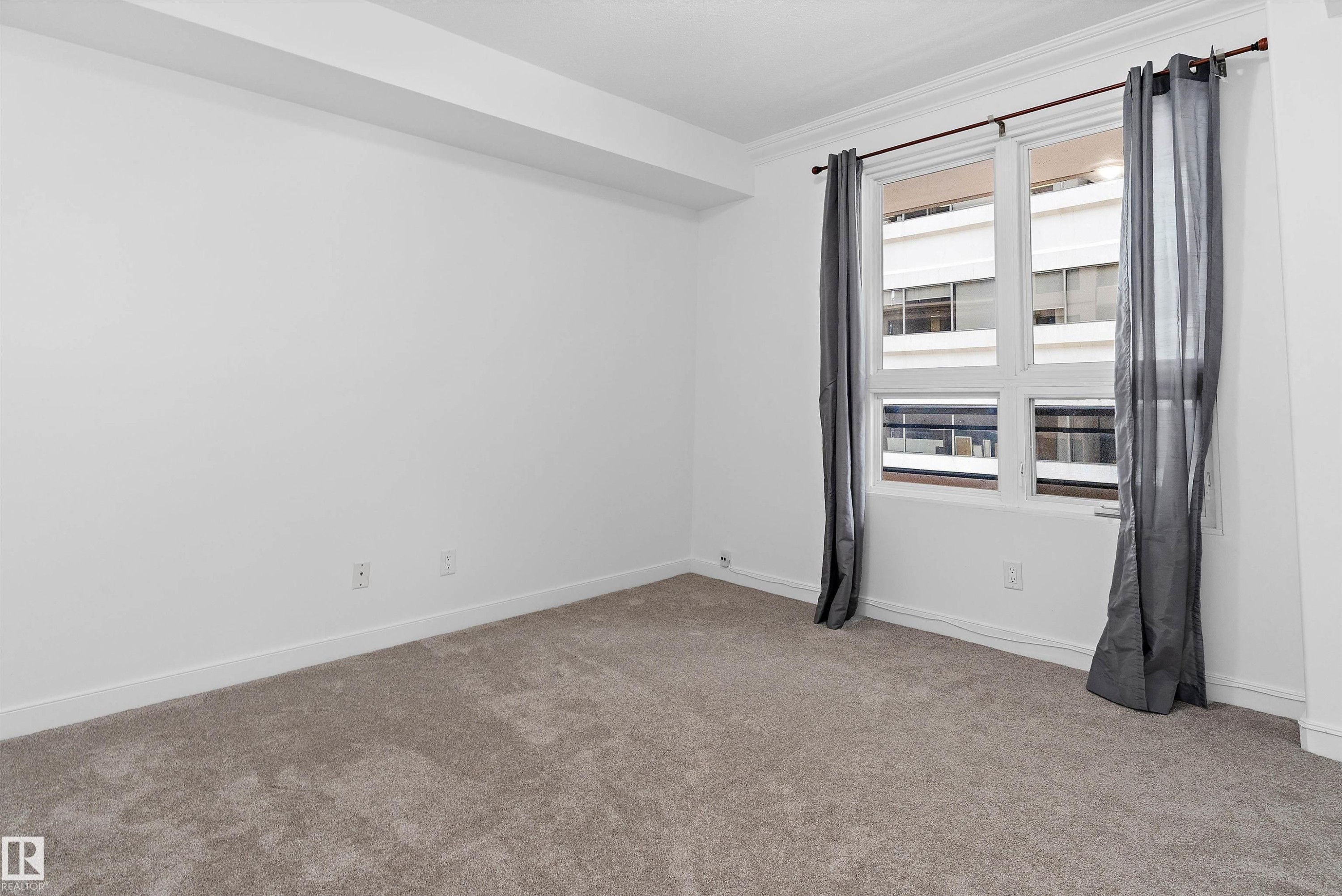 #902 9939 109 St Nw, Edmonton, AB - Indoor Photo Showing Other Room