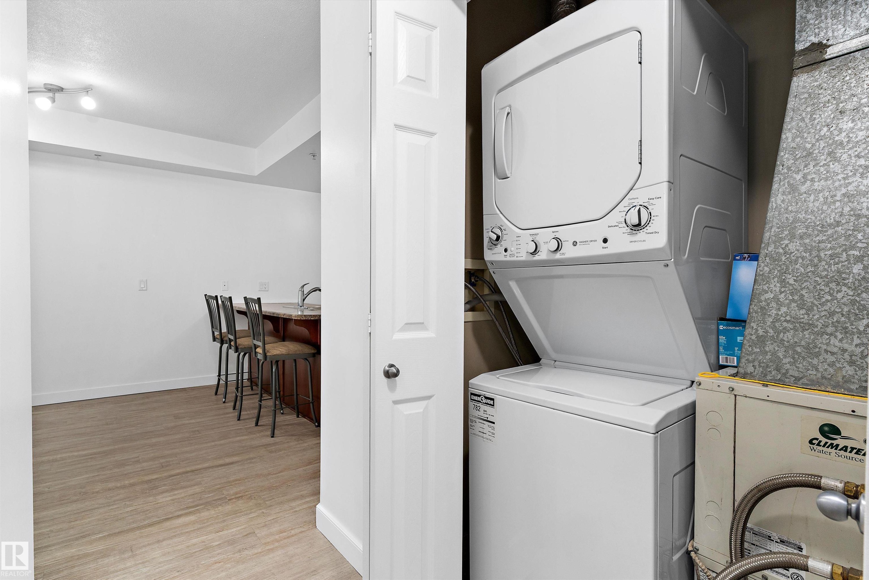 #902 9939 109 St Nw, Edmonton, AB - Indoor Photo Showing Laundry Room