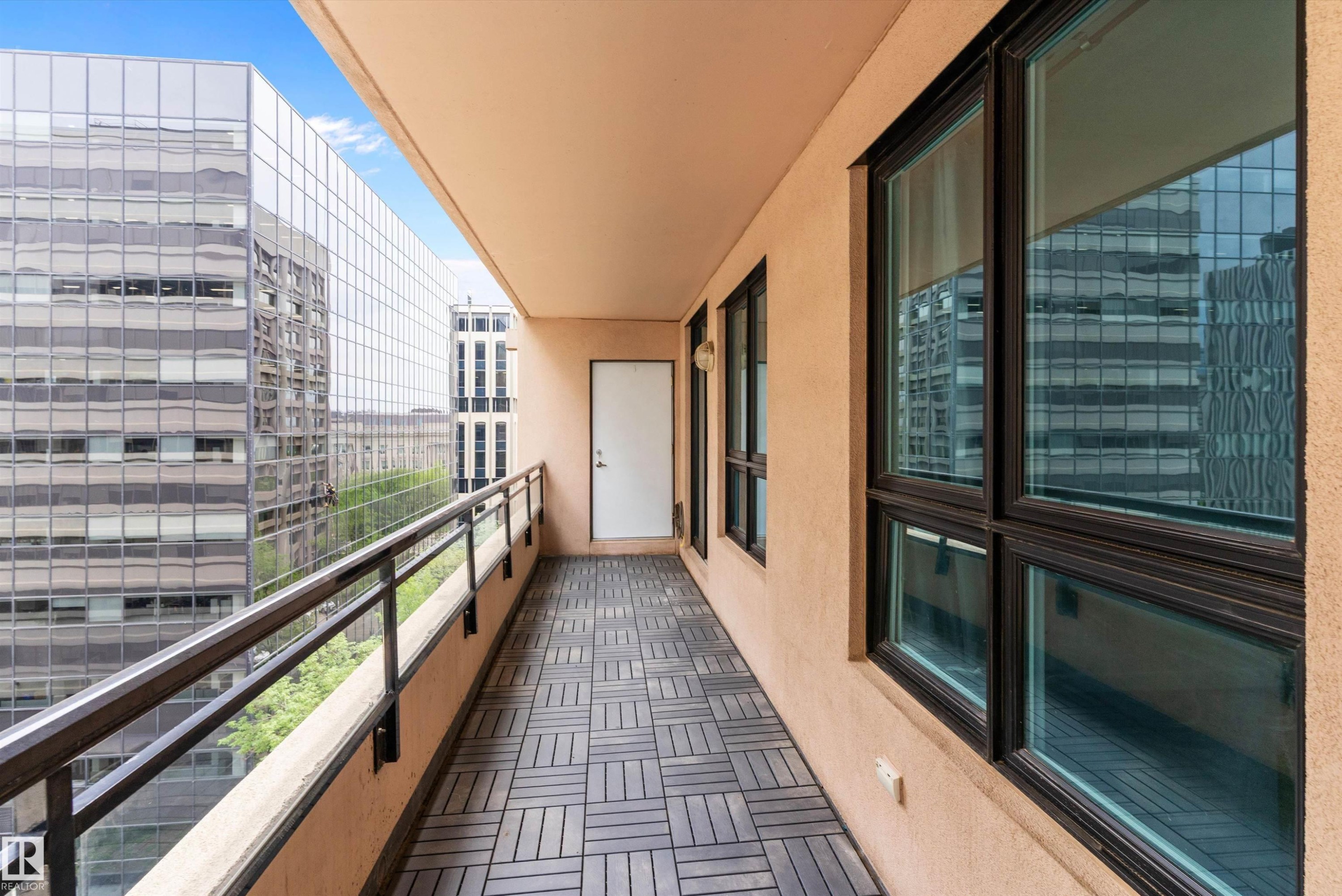 #902 9939 109 St Nw, Edmonton, AB - With Balcony With Exterior