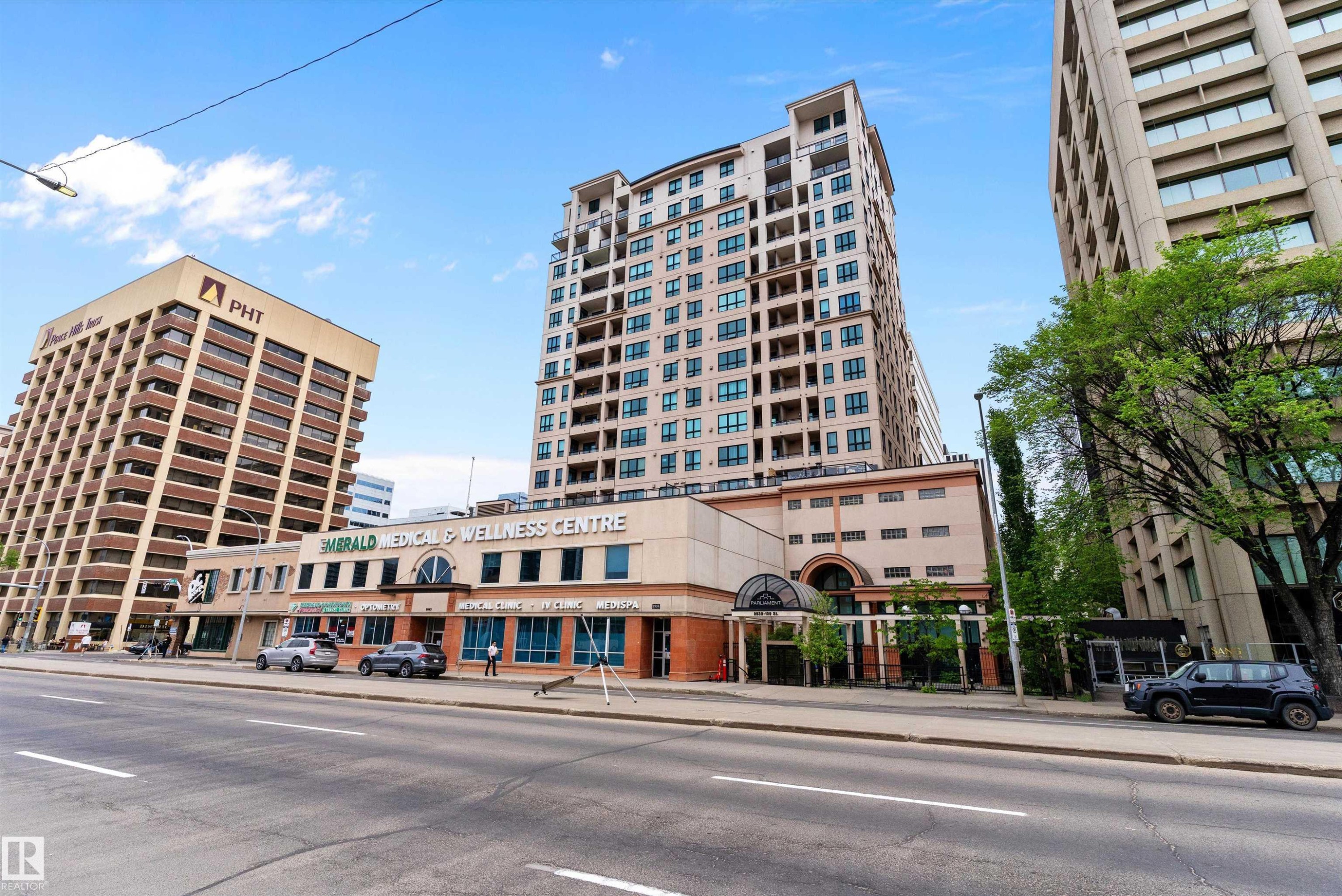 #902 9939 109 St Nw, Edmonton, AB - Outdoor With Facade
