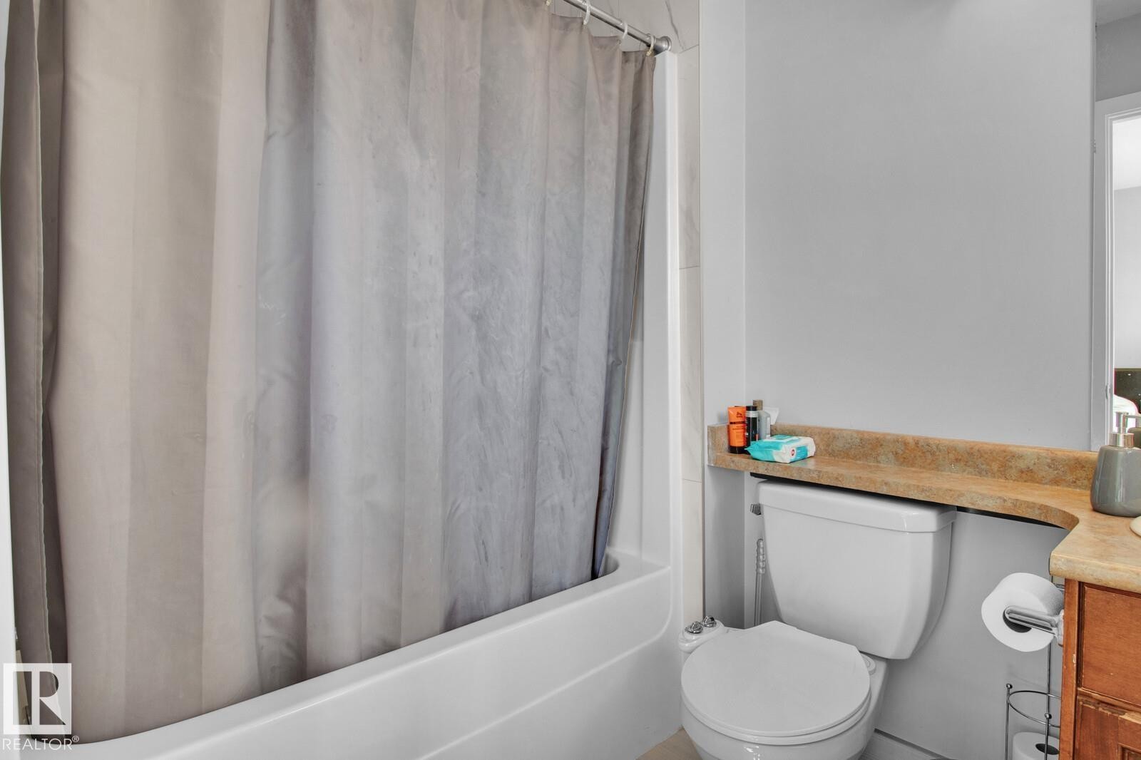 29 13215 153 Avenue, Edmonton, AB - Indoor Photo Showing Bathroom