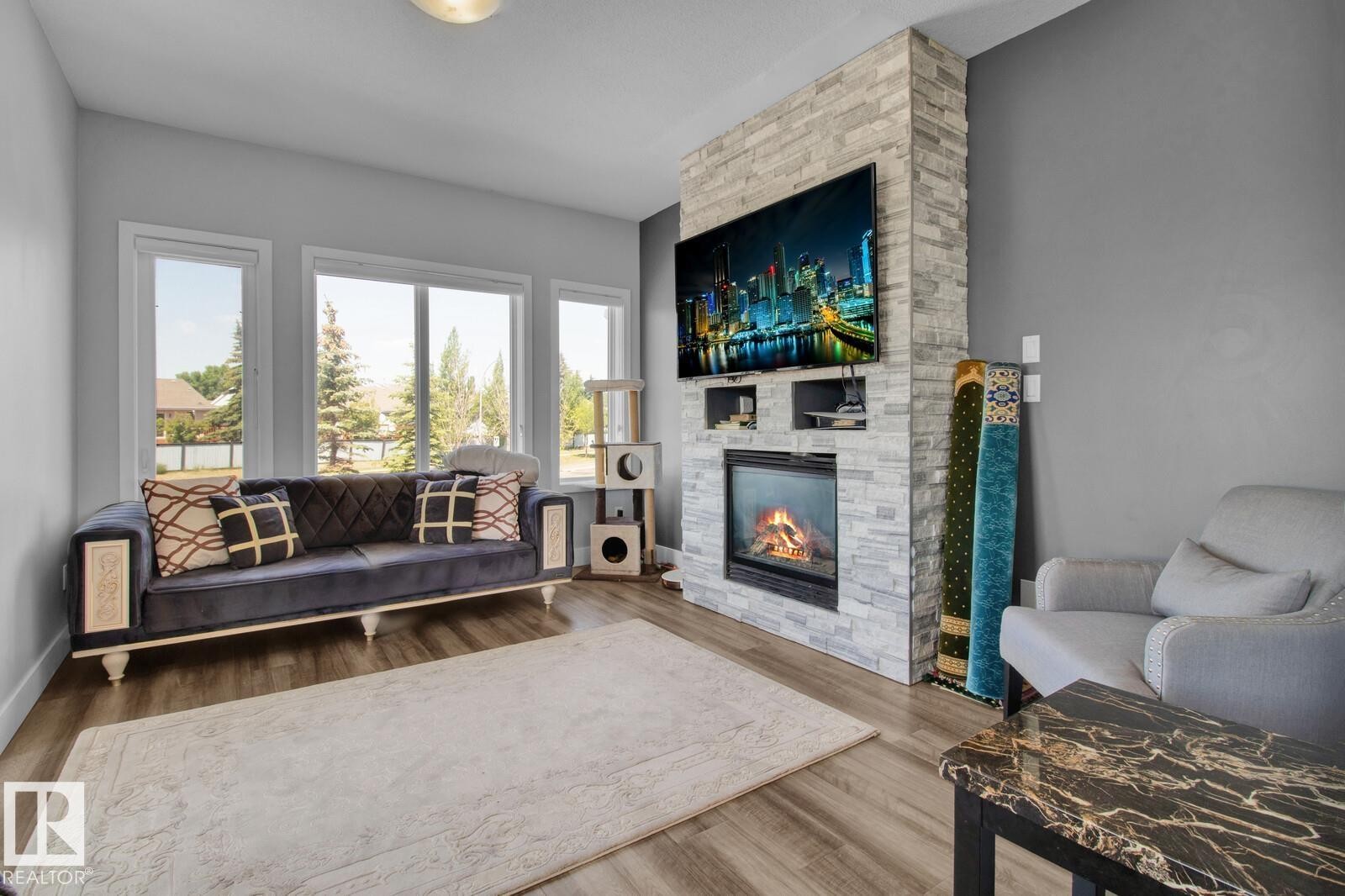 29 13215 153 Avenue, Edmonton, AB - Indoor Photo Showing Living Room With Fireplace