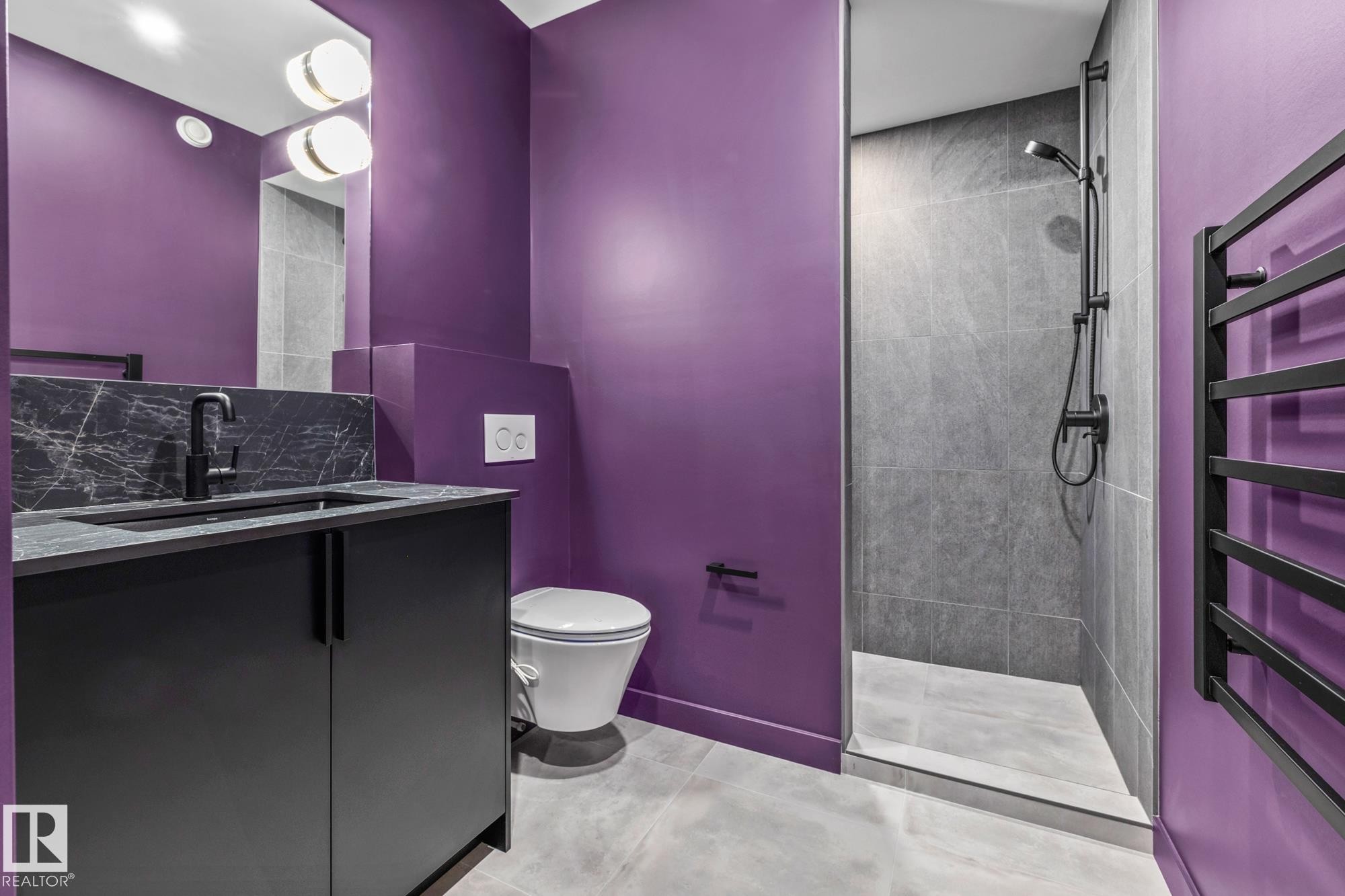 8815 142 Street Nw, Edmonton, AB - Indoor Photo Showing Bathroom
