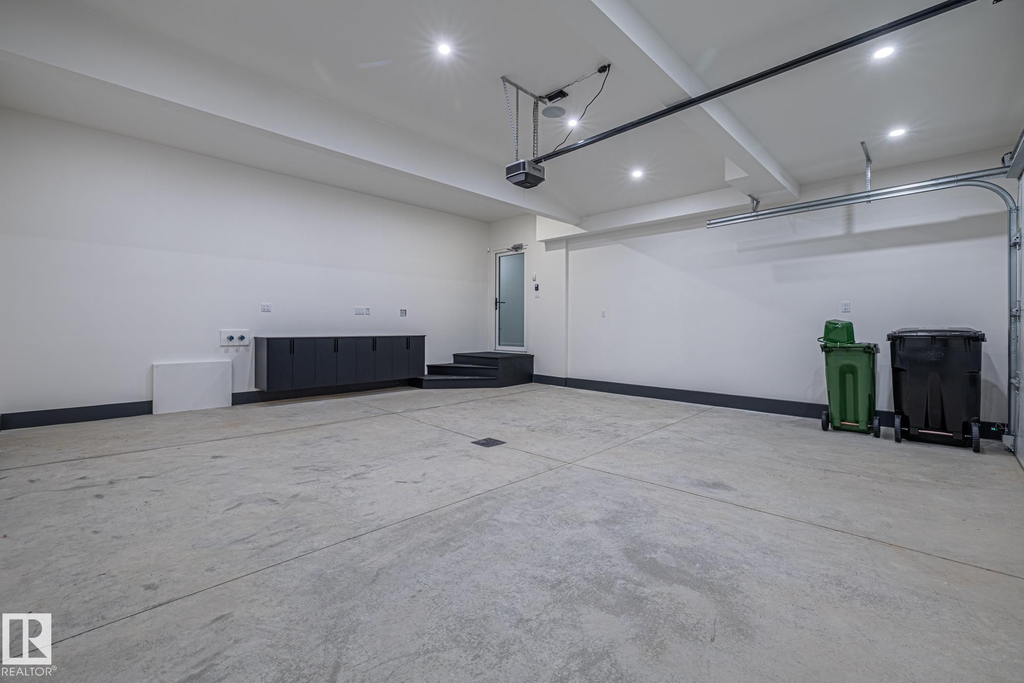 8815 142 Street Nw, Edmonton, AB - Indoor Photo Showing Garage