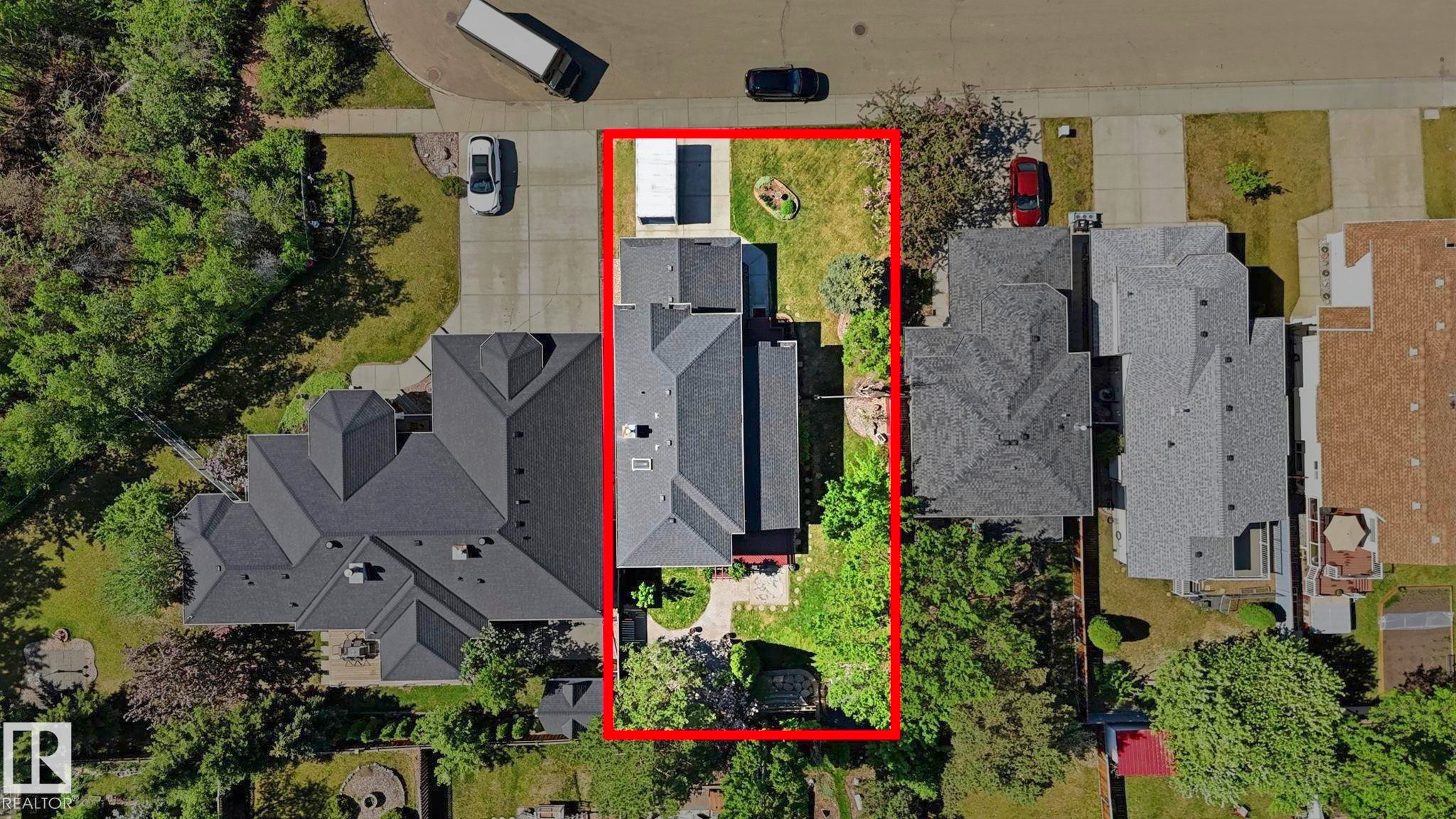 Aerial perspective showcasing the property's rectangular footprint - 4309 37A Avenue, Edmonton, AB - Outdoor