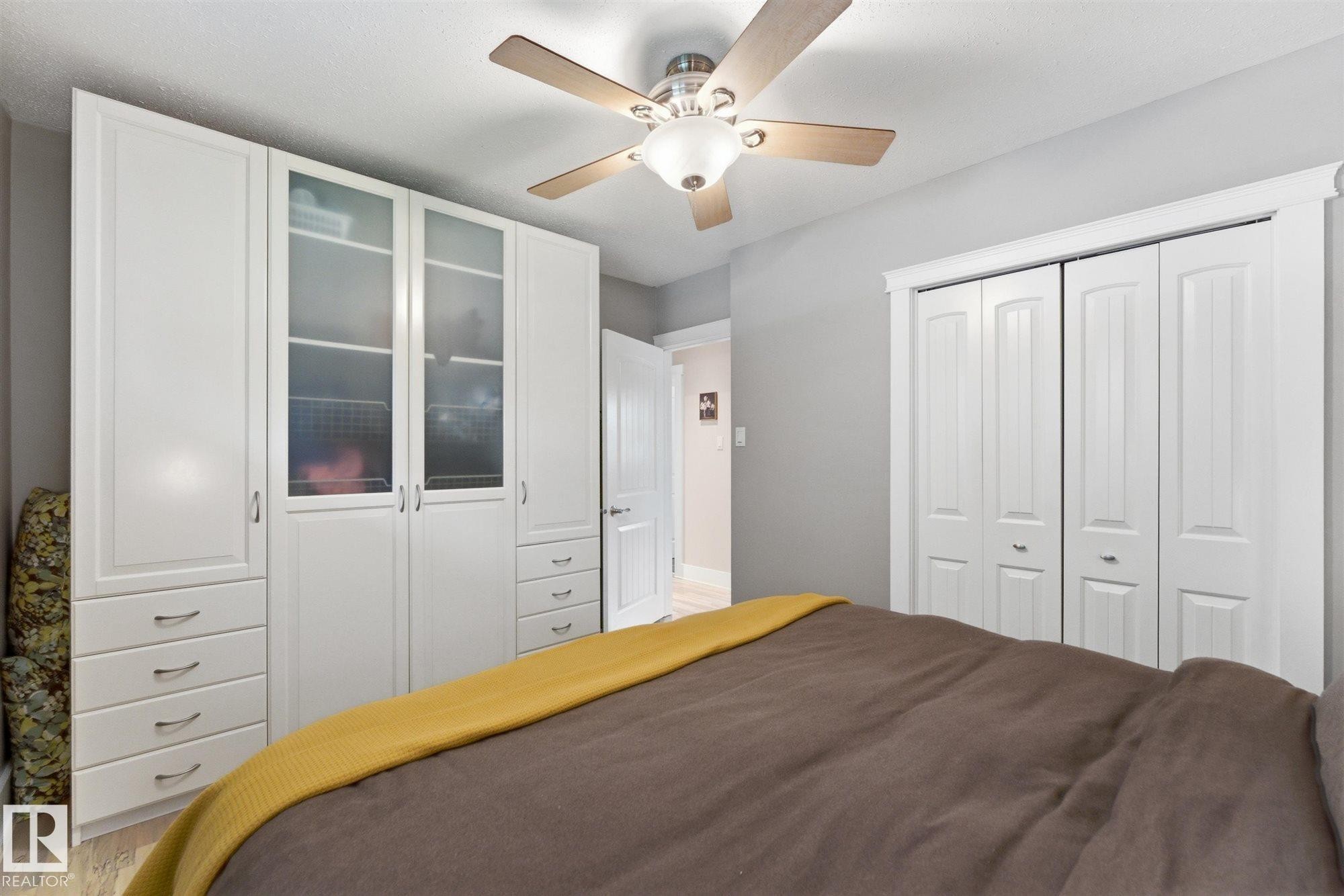 5400 49 Street, Stony Plain, AB - Indoor Photo Showing Bedroom