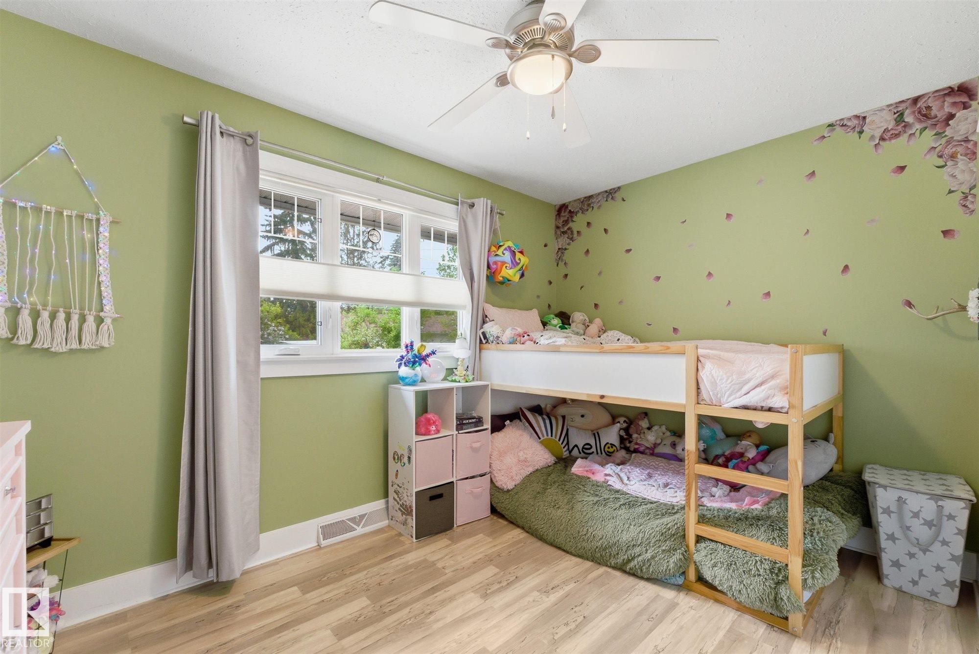 5400 49 Street, Stony Plain, AB - Indoor Photo Showing Bedroom