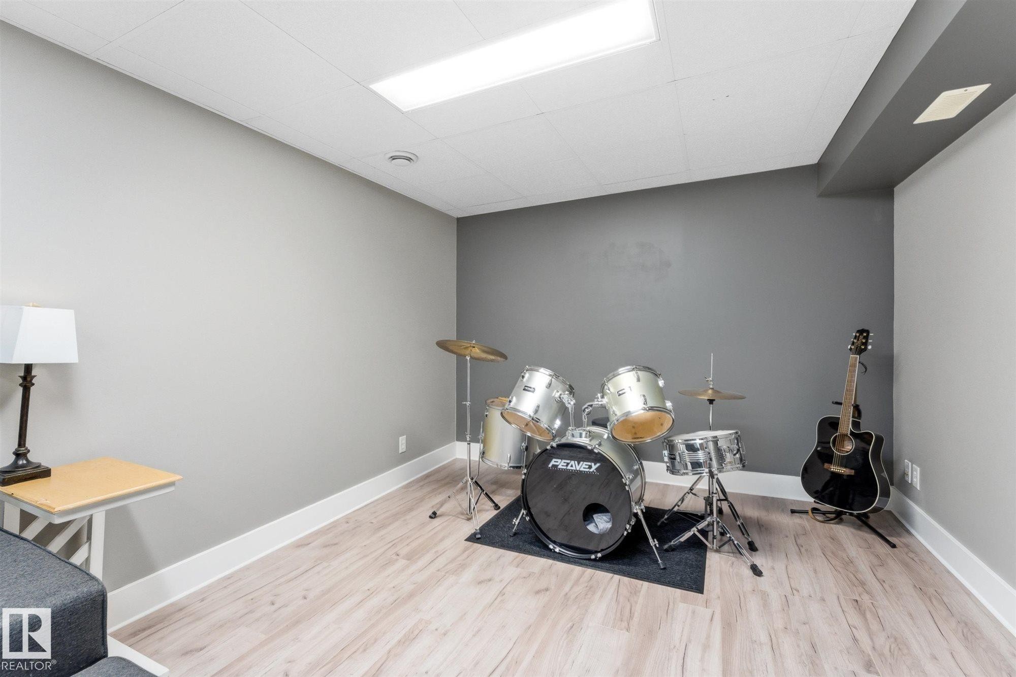 5400 49 Street, Stony Plain, AB - Indoor