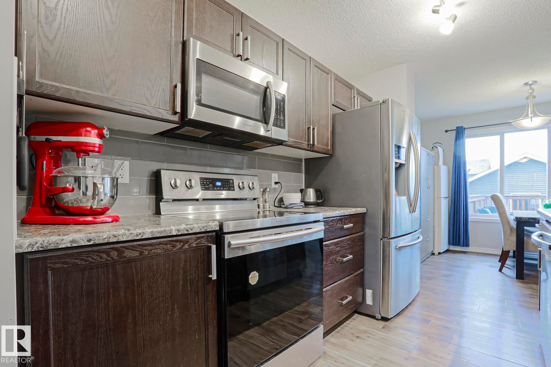 492 Ebbers Way Nw, Edmonton, AB - Indoor Photo Showing Kitchen With Stainless Steel Kitchen