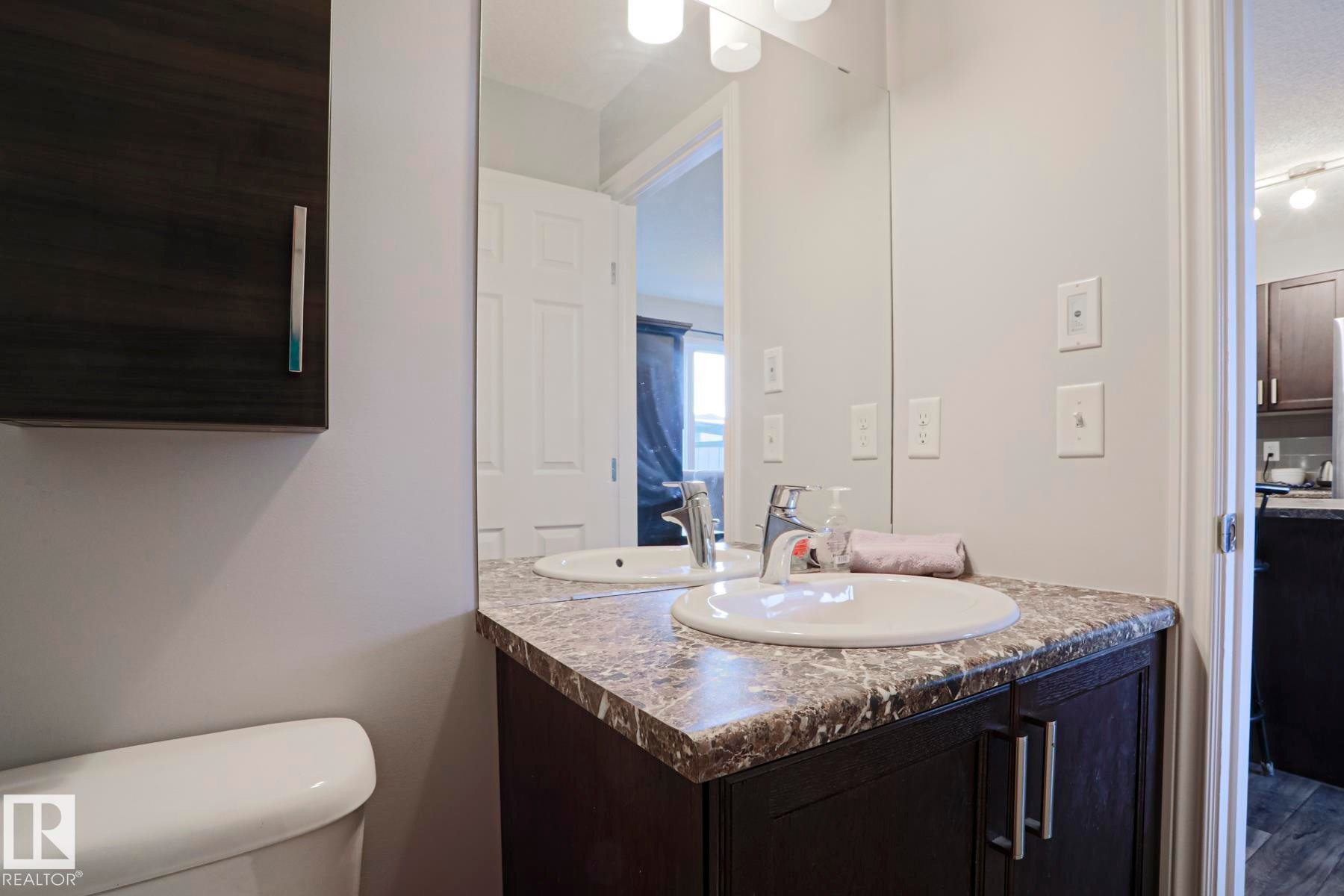 492 Ebbers Way Nw, Edmonton, AB - Indoor Photo Showing Bathroom