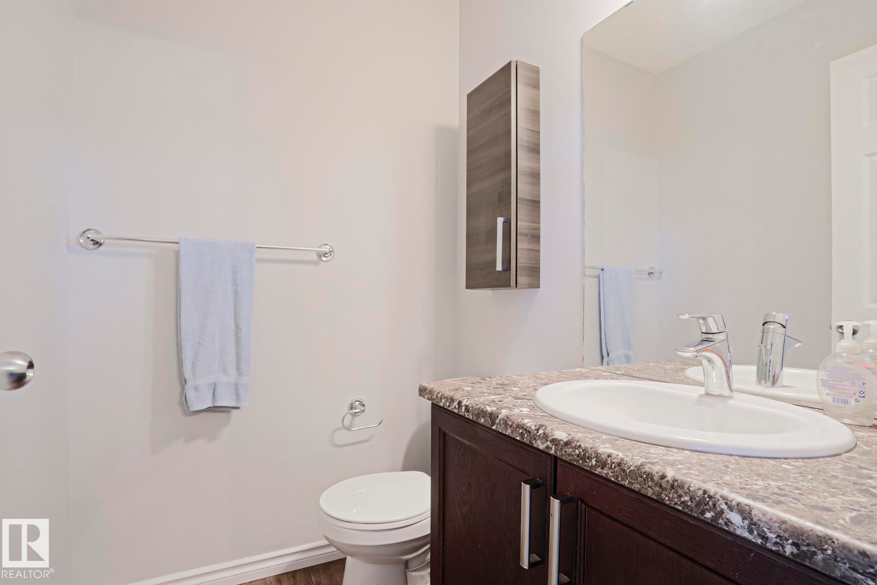 492 Ebbers Way Nw, Edmonton, AB - Indoor Photo Showing Bathroom