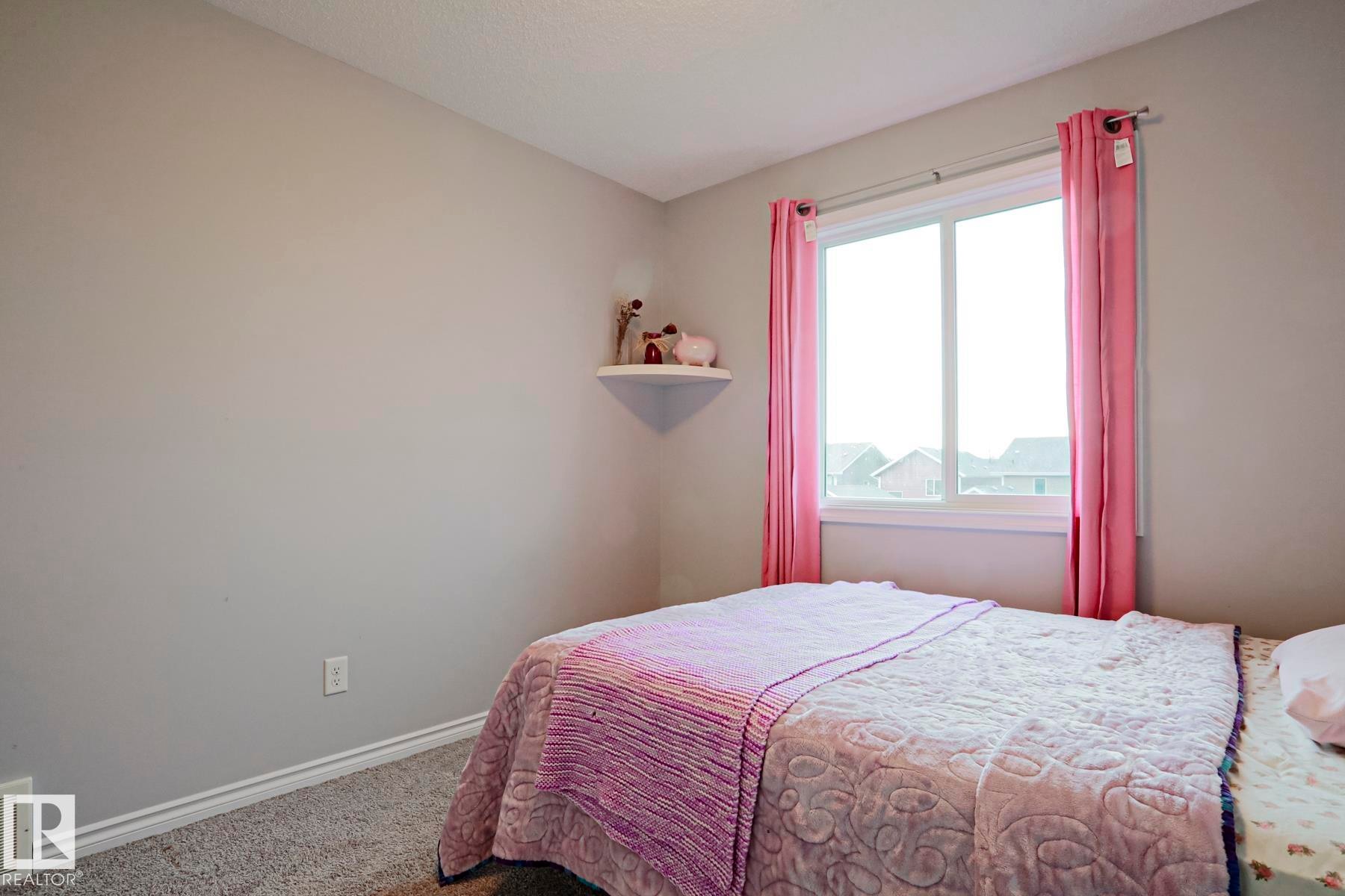 492 Ebbers Way Nw, Edmonton, AB - Indoor Photo Showing Bedroom