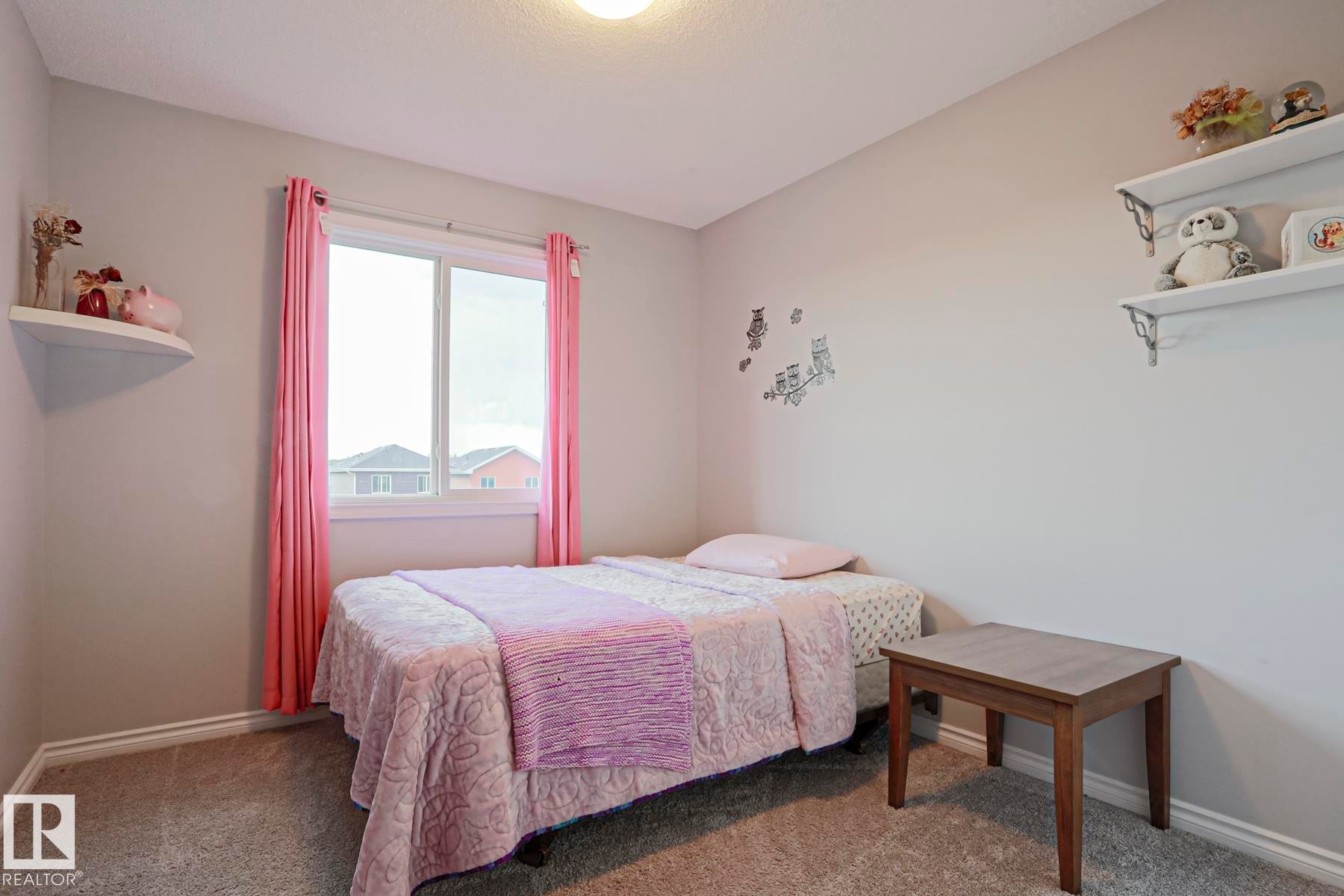 492 Ebbers Way Nw, Edmonton, AB - Indoor Photo Showing Bedroom