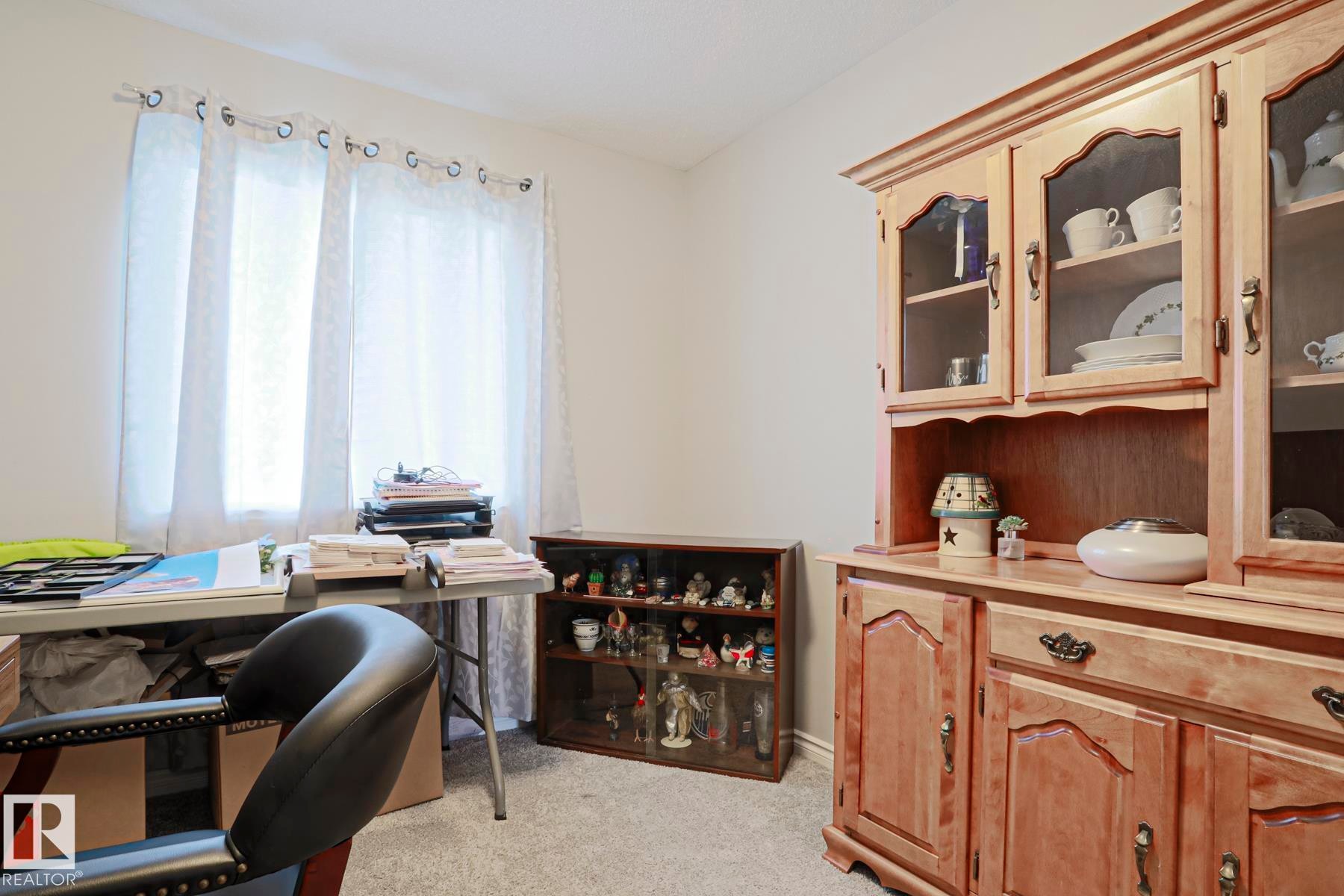 492 Ebbers Way Nw, Edmonton, AB - Indoor Photo Showing Office