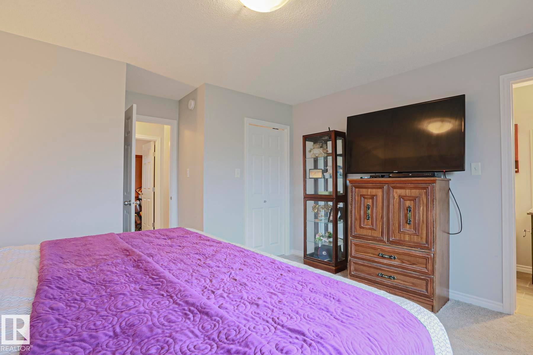 492 Ebbers Way Nw, Edmonton, AB - Indoor Photo Showing Bedroom