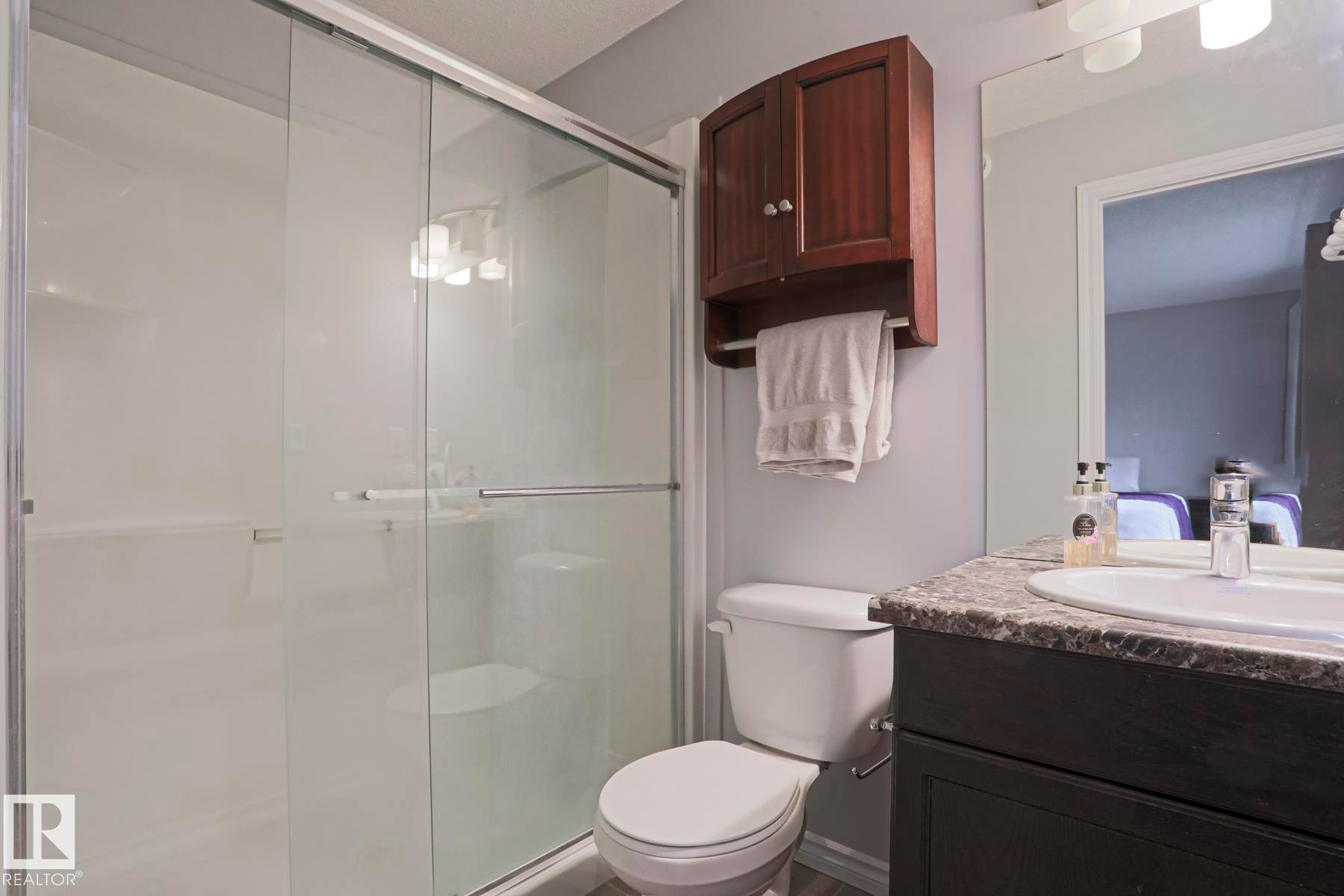 492 Ebbers Way Nw, Edmonton, AB - Indoor Photo Showing Bathroom