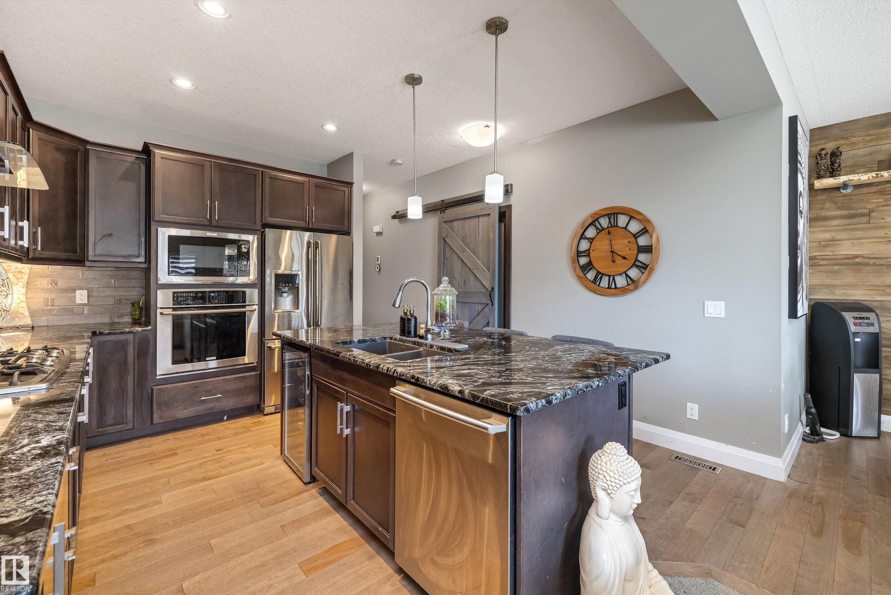 153 Sturtz Bend, Leduc, AB - Indoor Photo Showing Kitchen With Double Sink With Upgraded Kitchen
