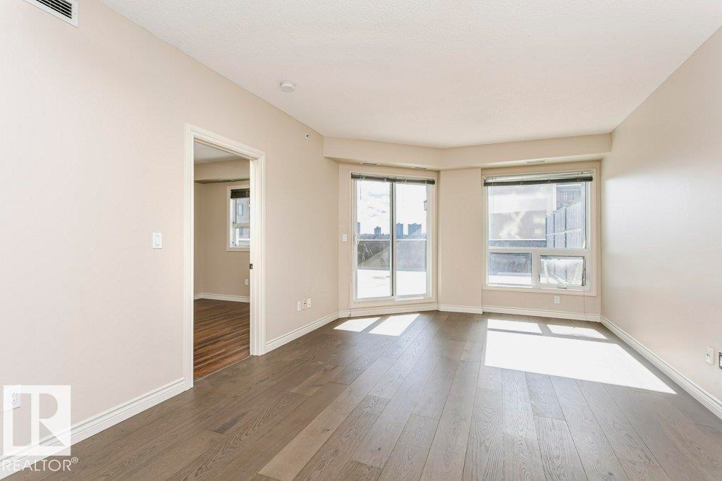 103 9819 104 Street, Edmonton, AB - Indoor Photo Showing Other Room