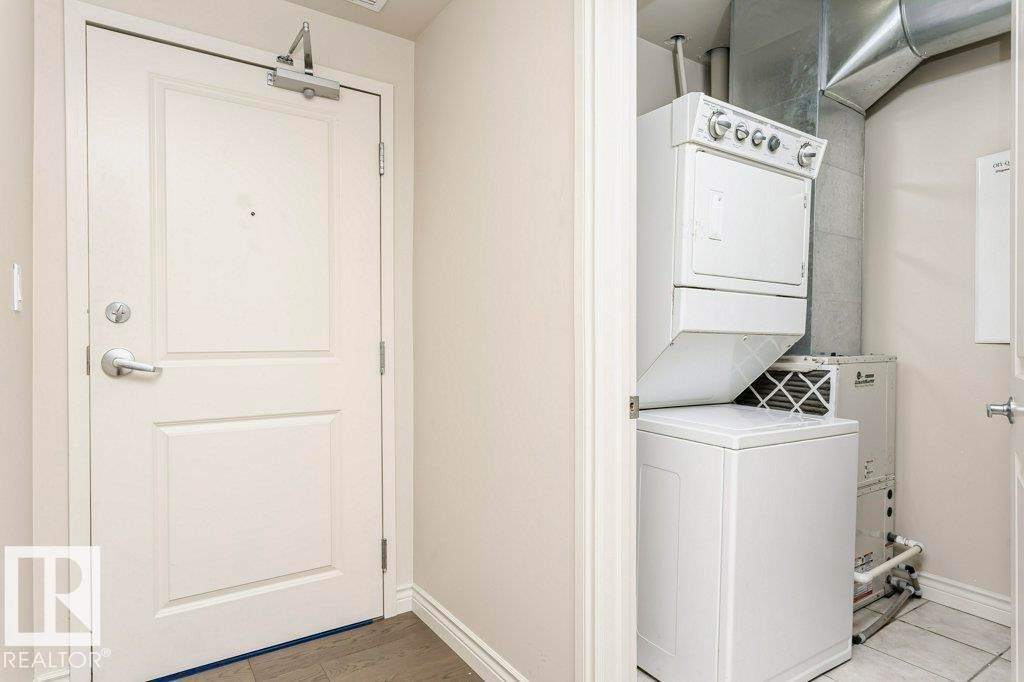 103 9819 104 Street, Edmonton, AB - Indoor Photo Showing Laundry Room
