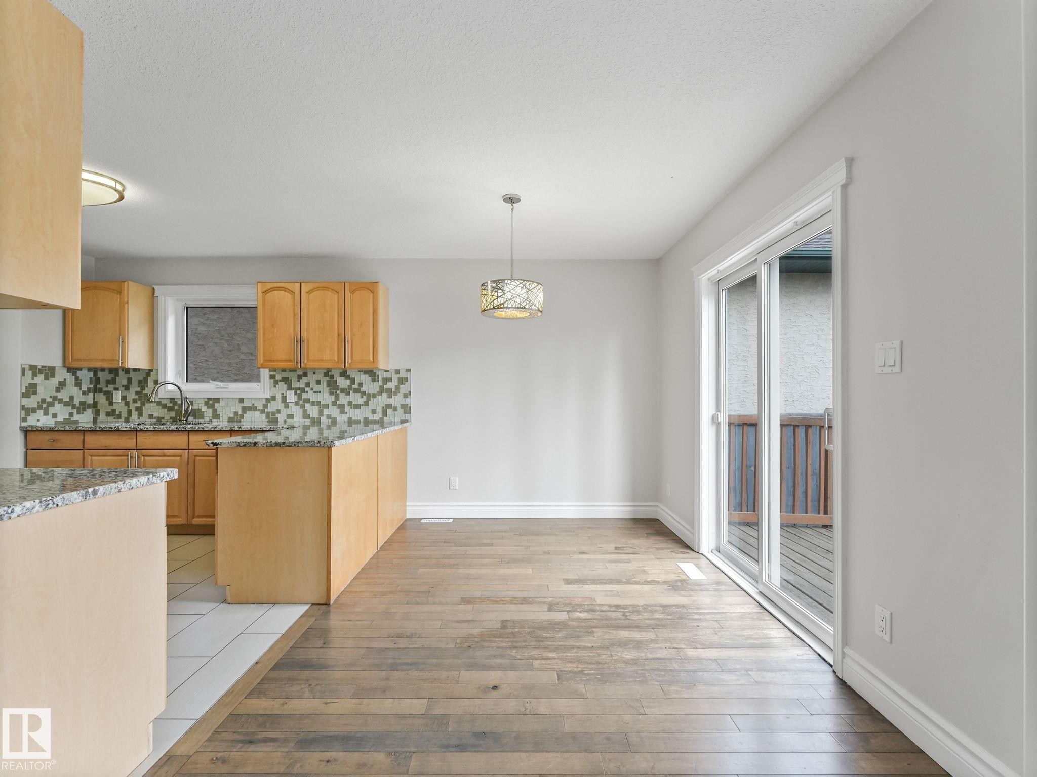 173 Castle Drive, Edmonton, AB - Indoor Photo Showing Other Room