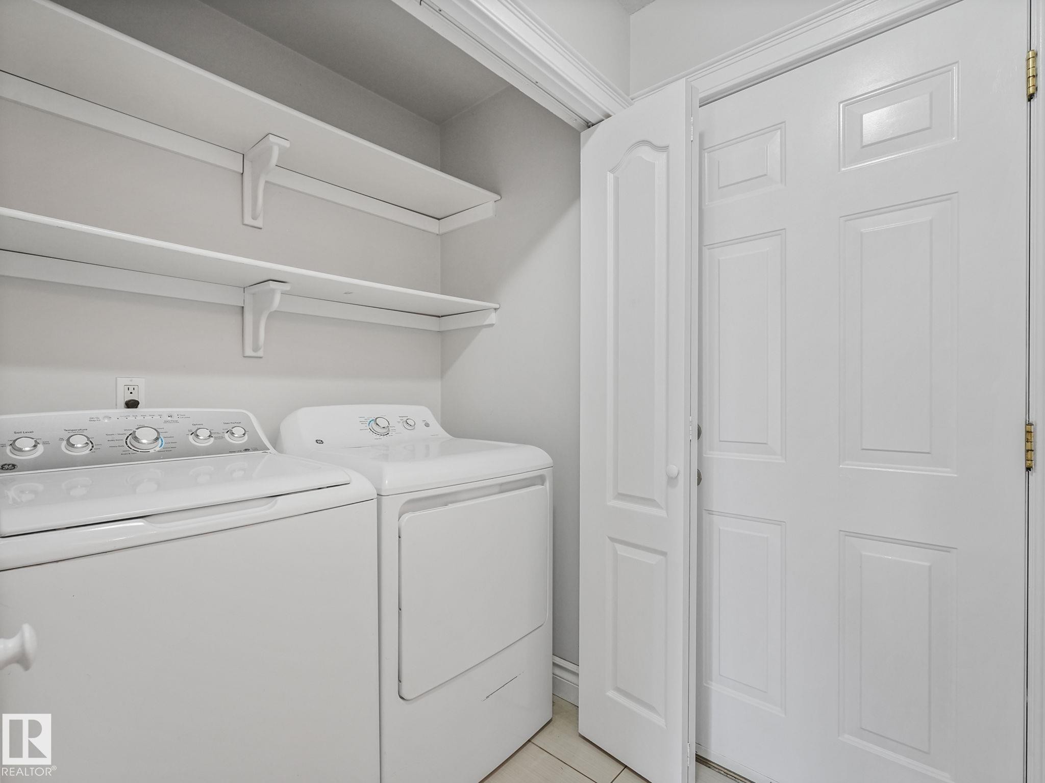 173 Castle Drive, Edmonton, AB - Indoor Photo Showing Laundry Room