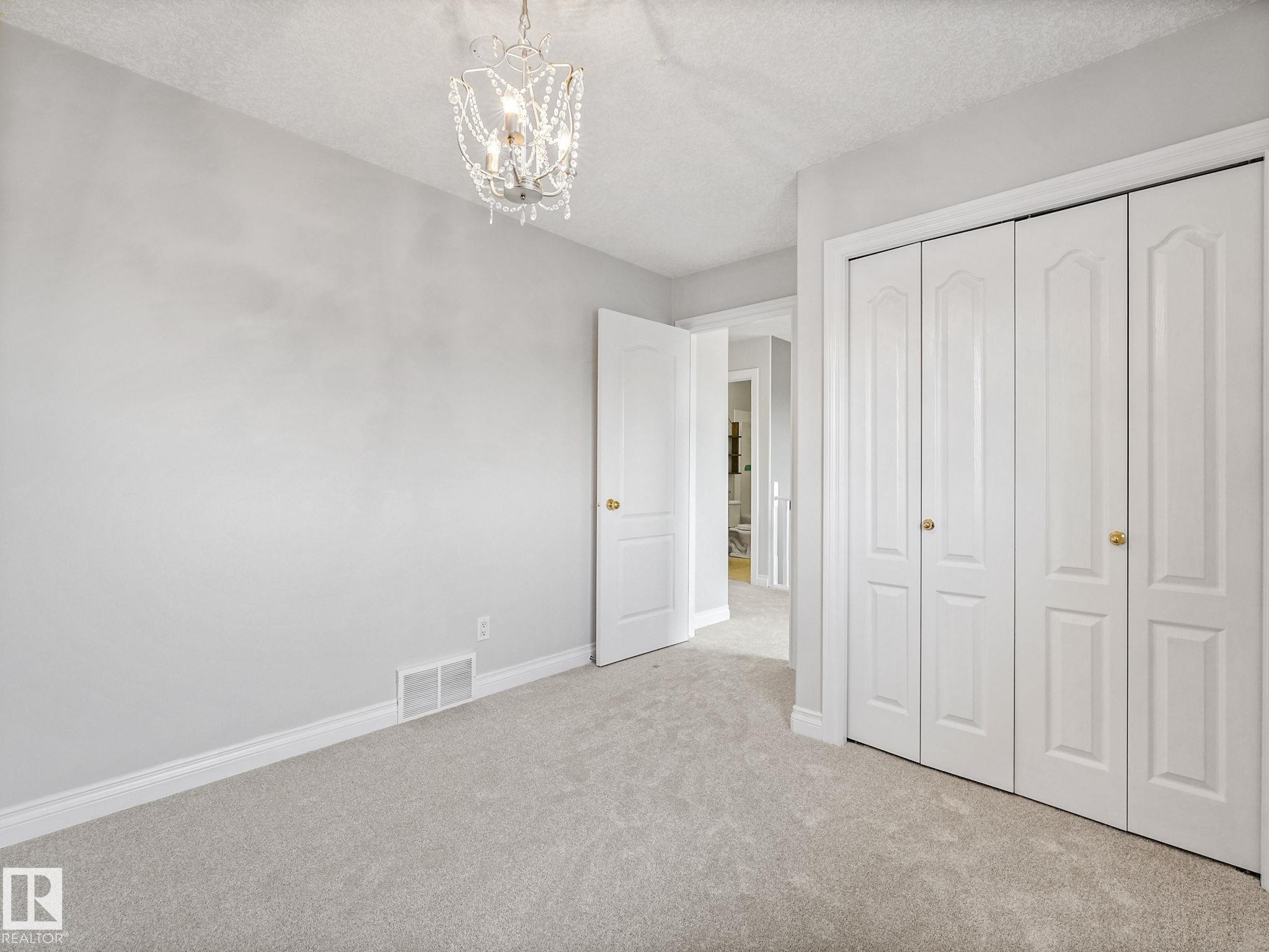 173 Castle Drive, Edmonton, AB - Indoor Photo Showing Other Room