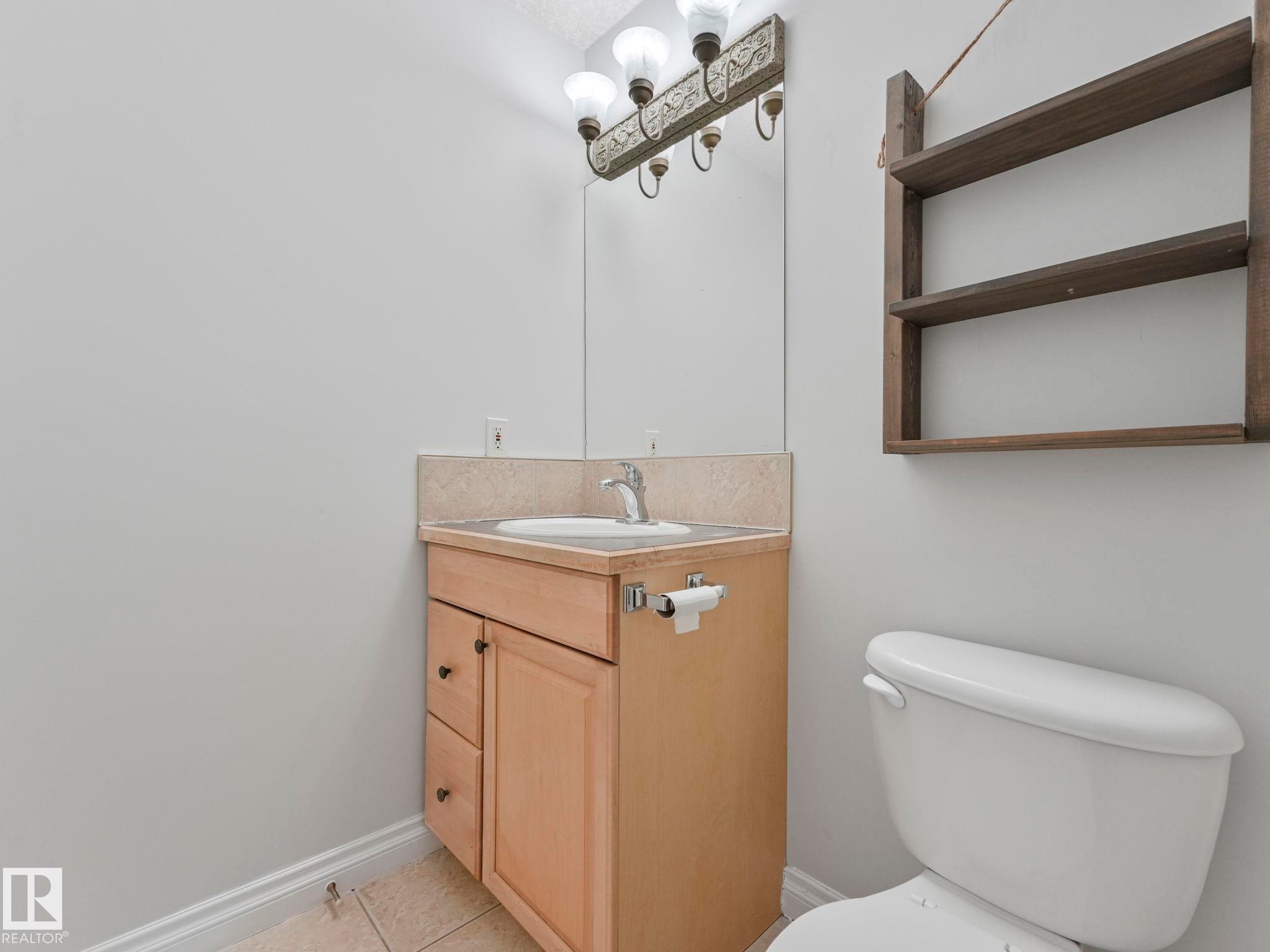 173 Castle Drive, Edmonton, AB - Indoor Photo Showing Bathroom