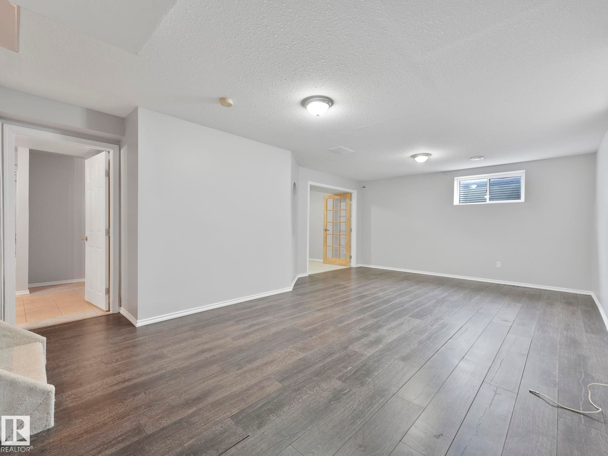 173 Castle Drive, Edmonton, AB - Indoor