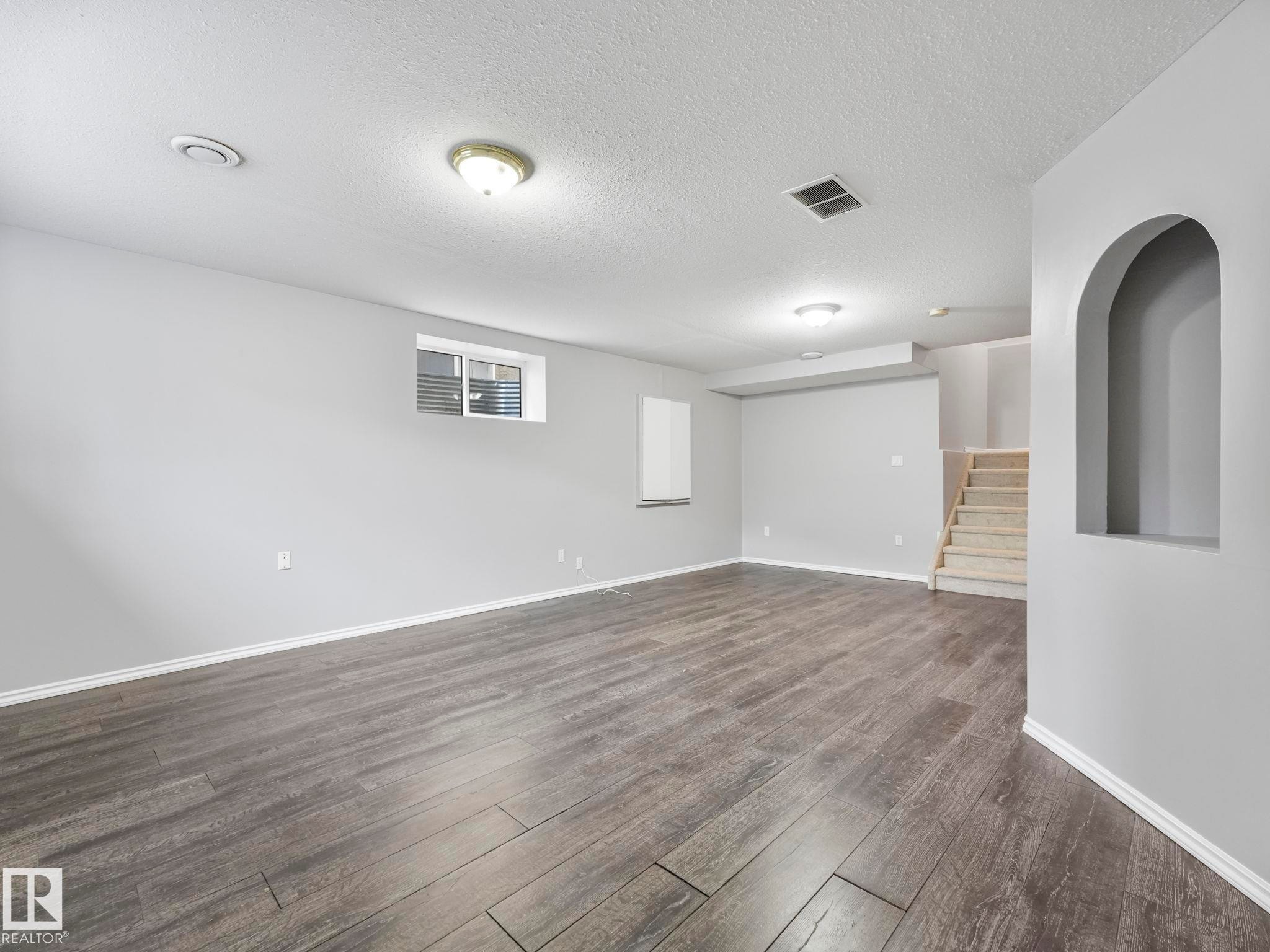 173 Castle Drive, Edmonton, AB - Indoor Photo Showing Other Room