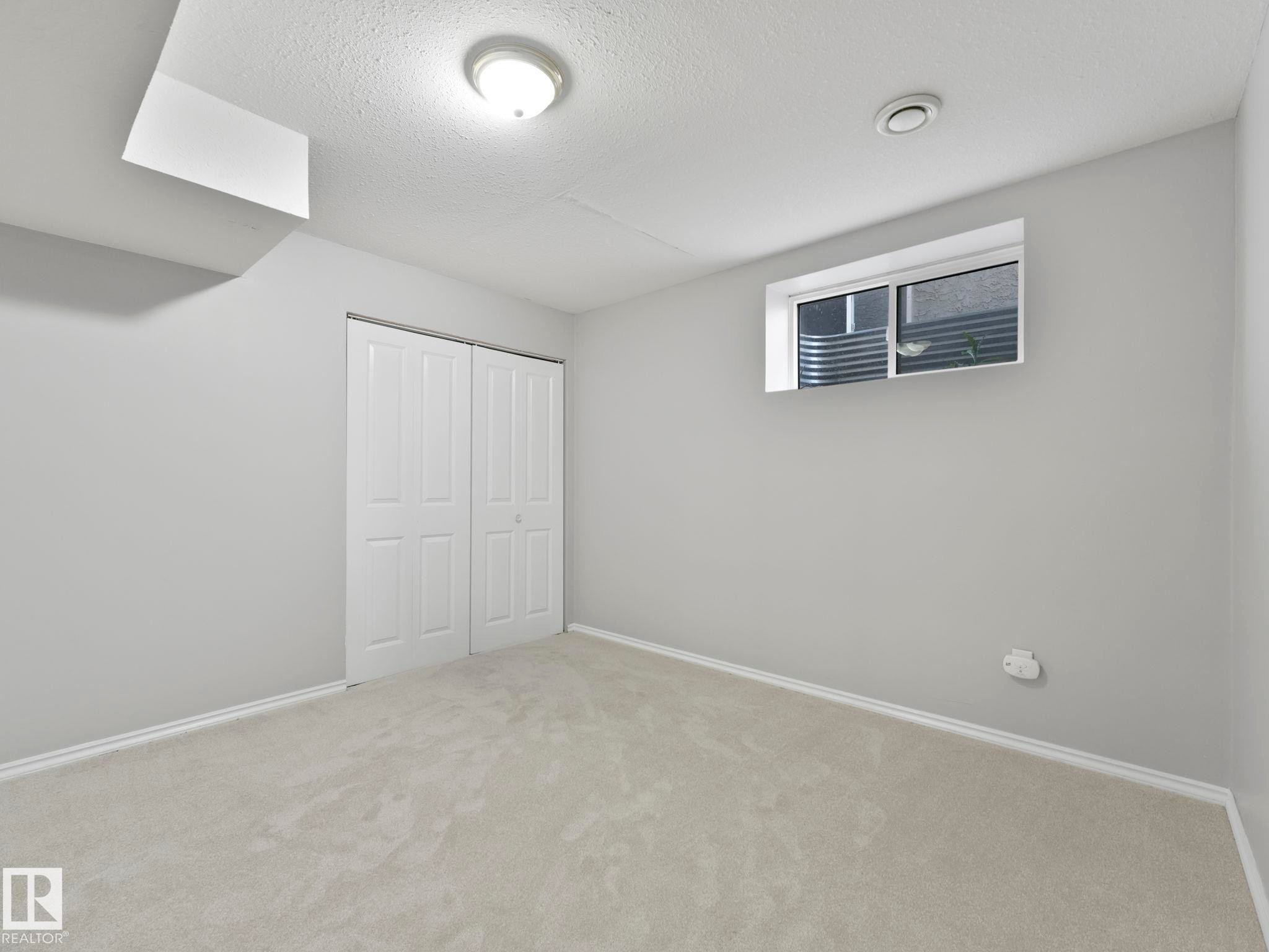 173 Castle Drive, Edmonton, AB - Indoor Photo Showing Other Room