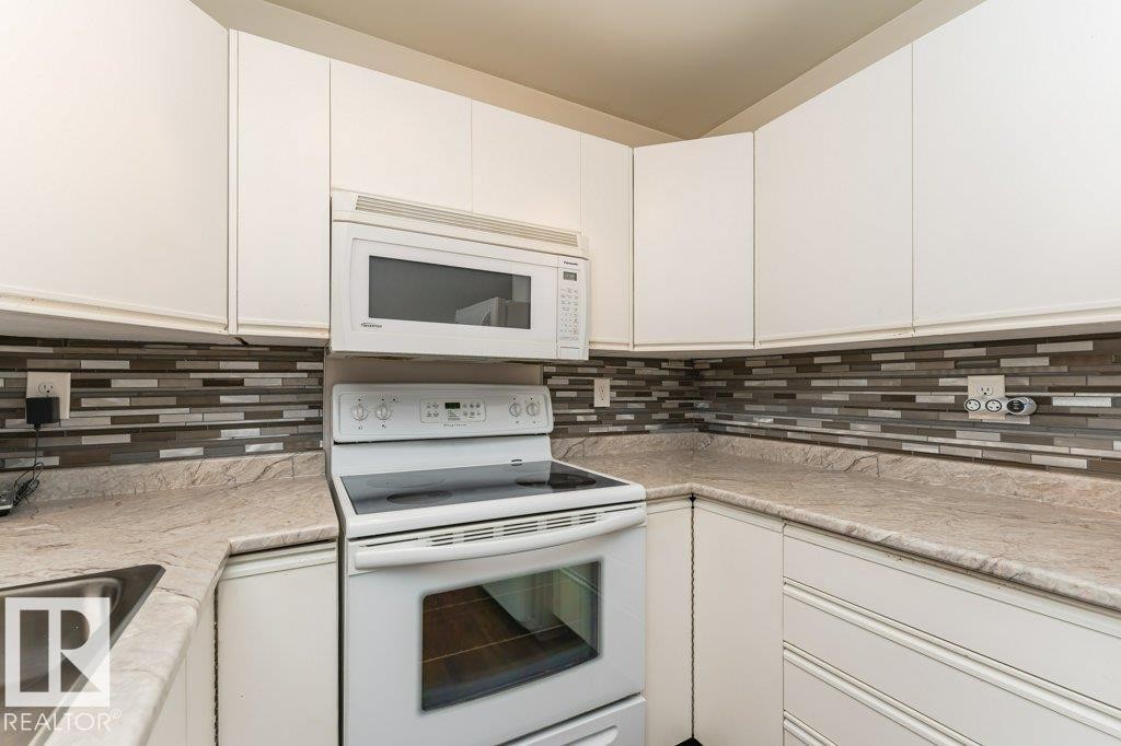 #203 8503 108 St Nw, Edmonton, AB - Indoor Photo Showing Kitchen