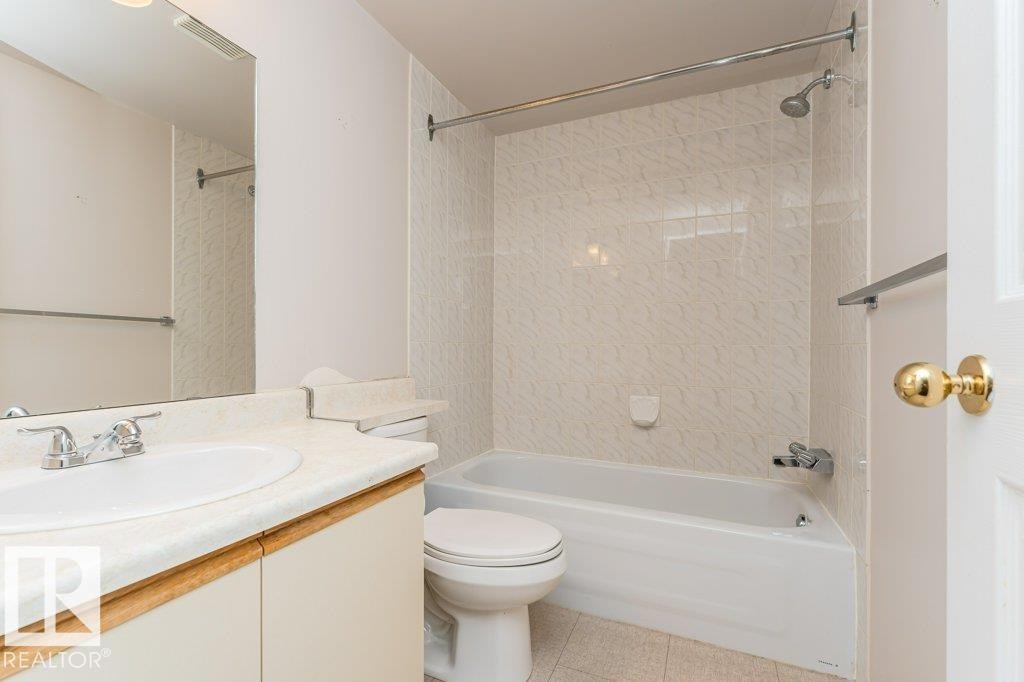 #203 8503 108 St Nw, Edmonton, AB - Indoor Photo Showing Bathroom