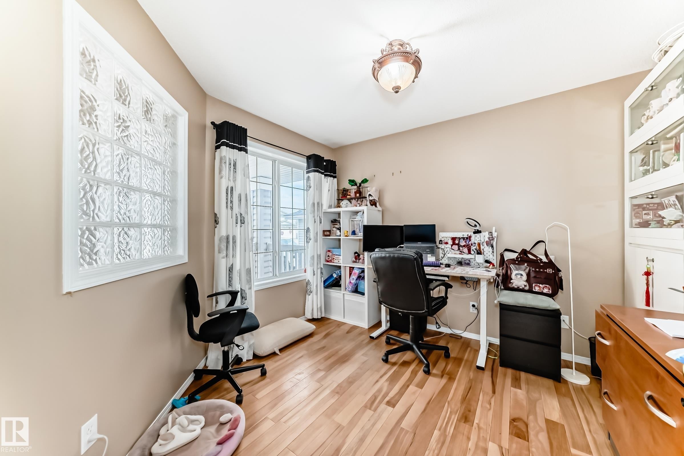 1815 36 Avenue, Edmonton, AB - Indoor Photo Showing Office