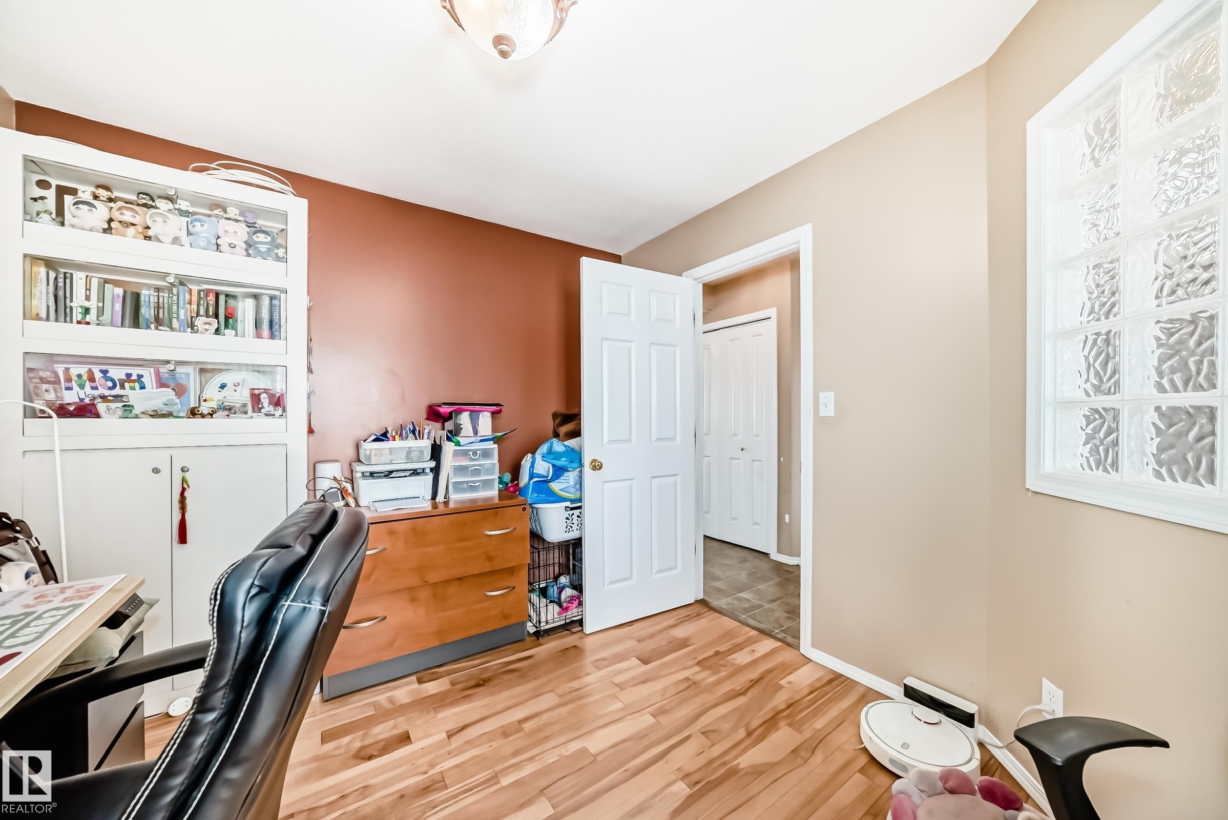 1815 36 Avenue, Edmonton, AB - Indoor