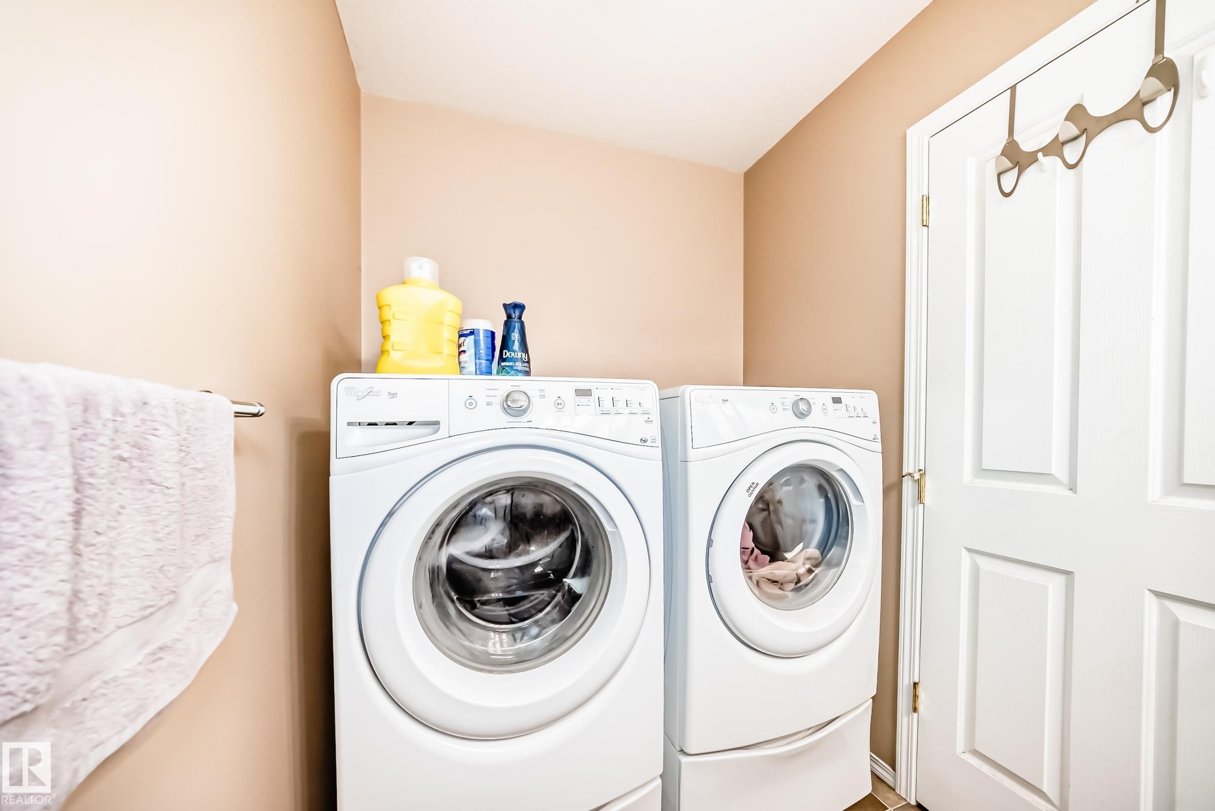 1815 36 Avenue, Edmonton, AB - Indoor Photo Showing Laundry Room