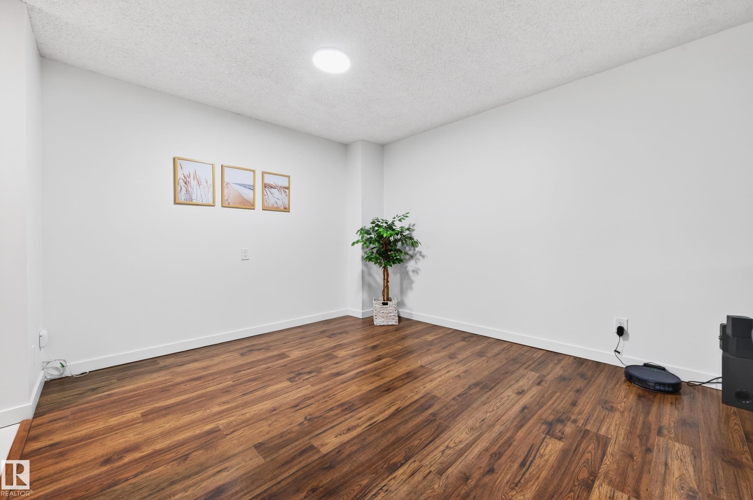 312 14811 51 Avenue, Edmonton, AB - Indoor Photo Showing Other Room