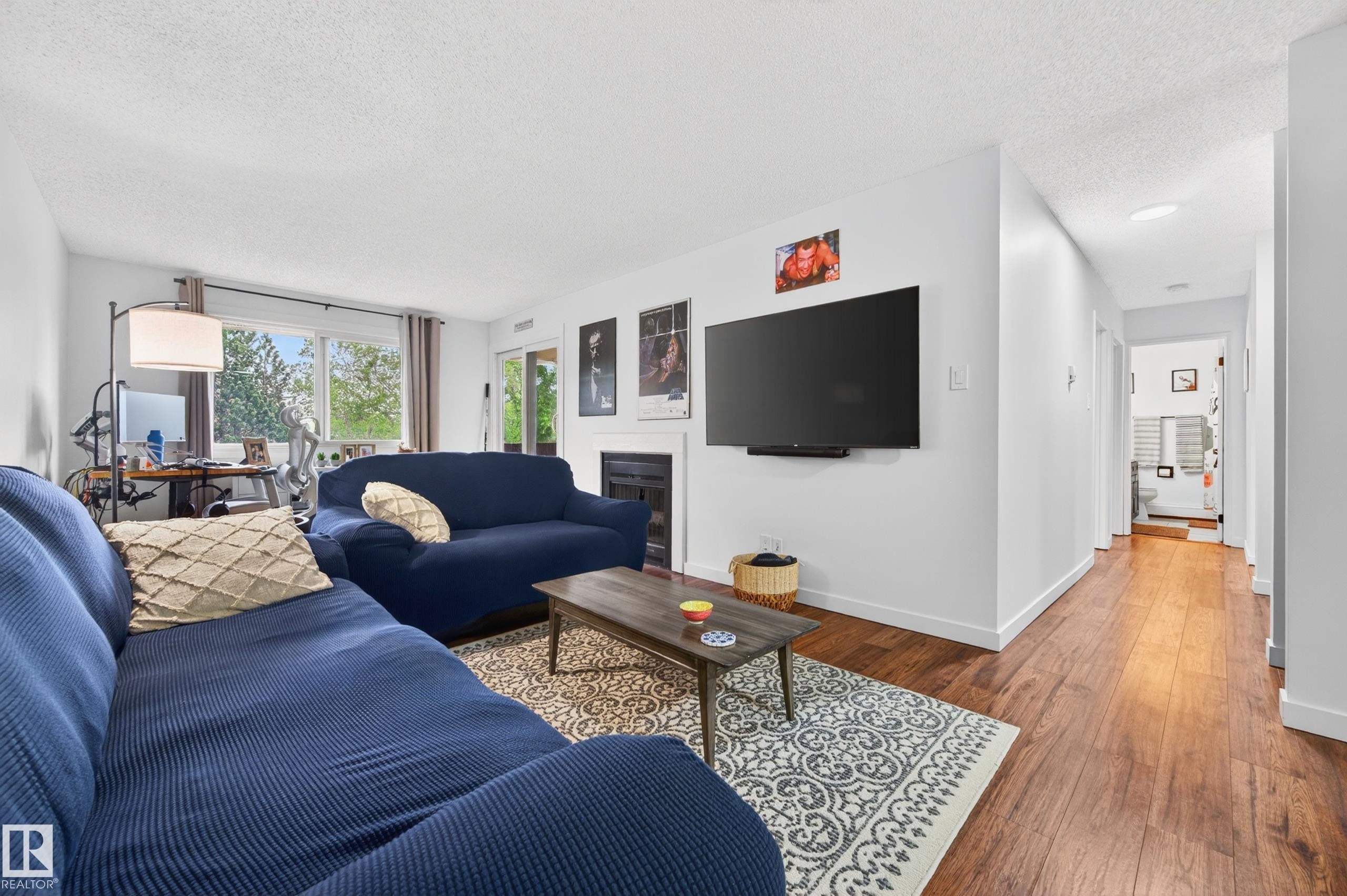 312 14811 51 Avenue, Edmonton, AB - Indoor Photo Showing Living Room