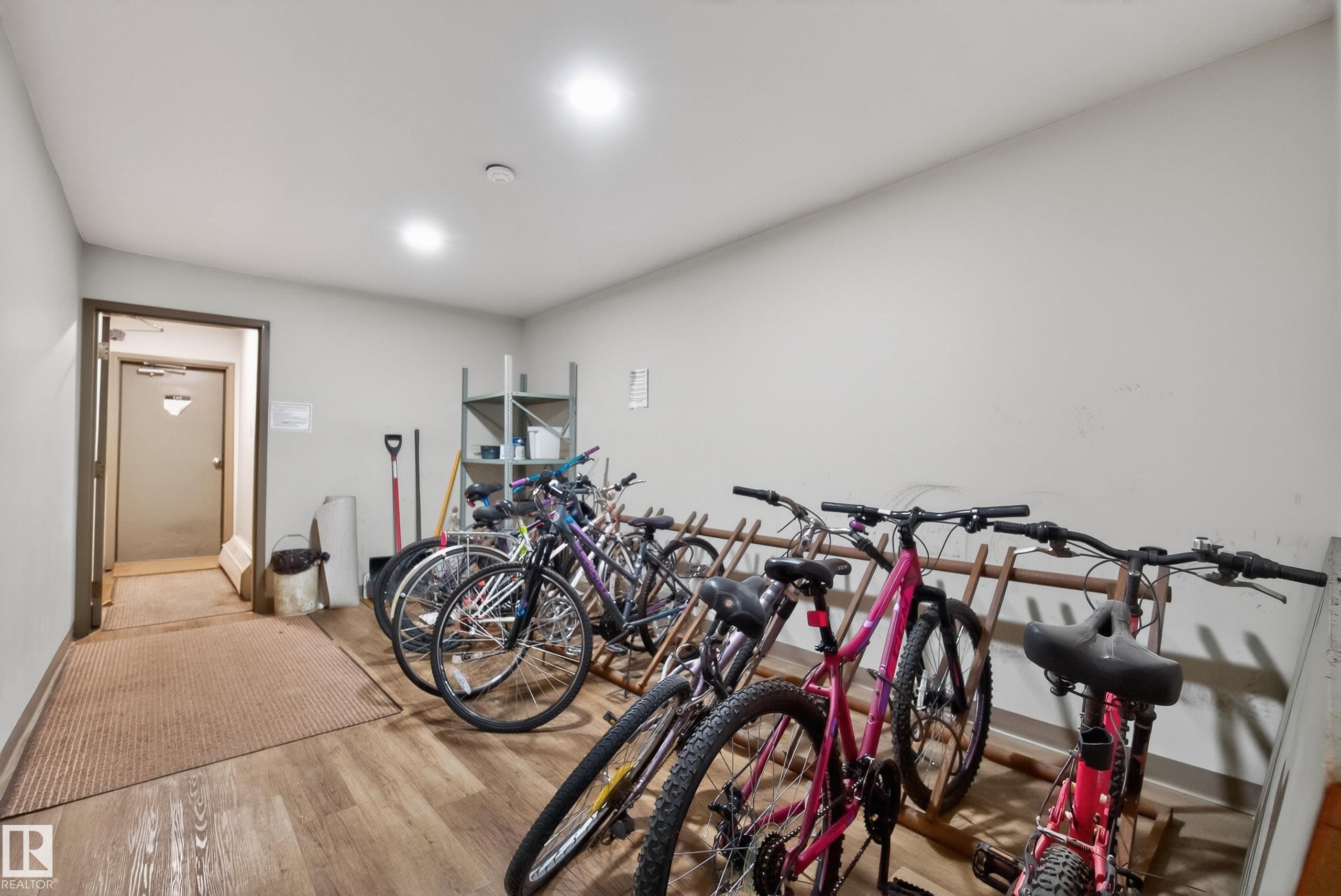 302 10148 118 Street, Edmonton, AB - Indoor Photo Showing Other Room